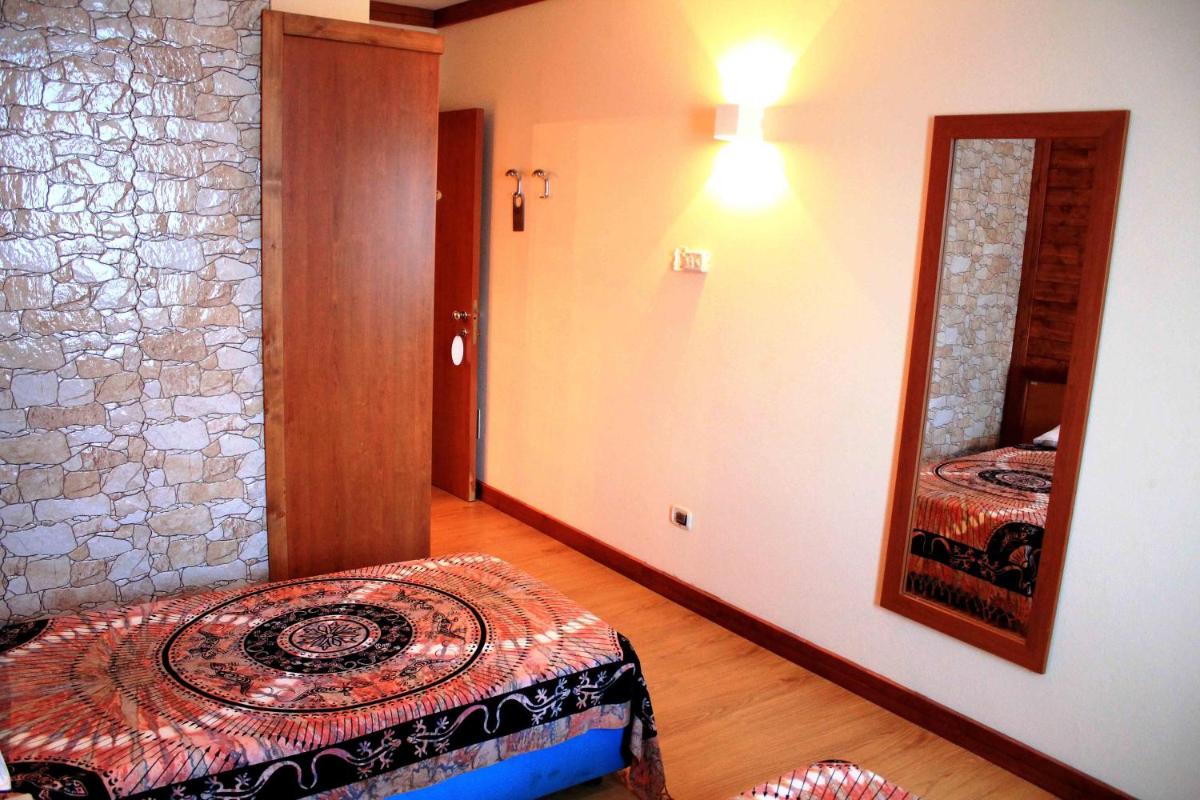 Large Single Room photo 1