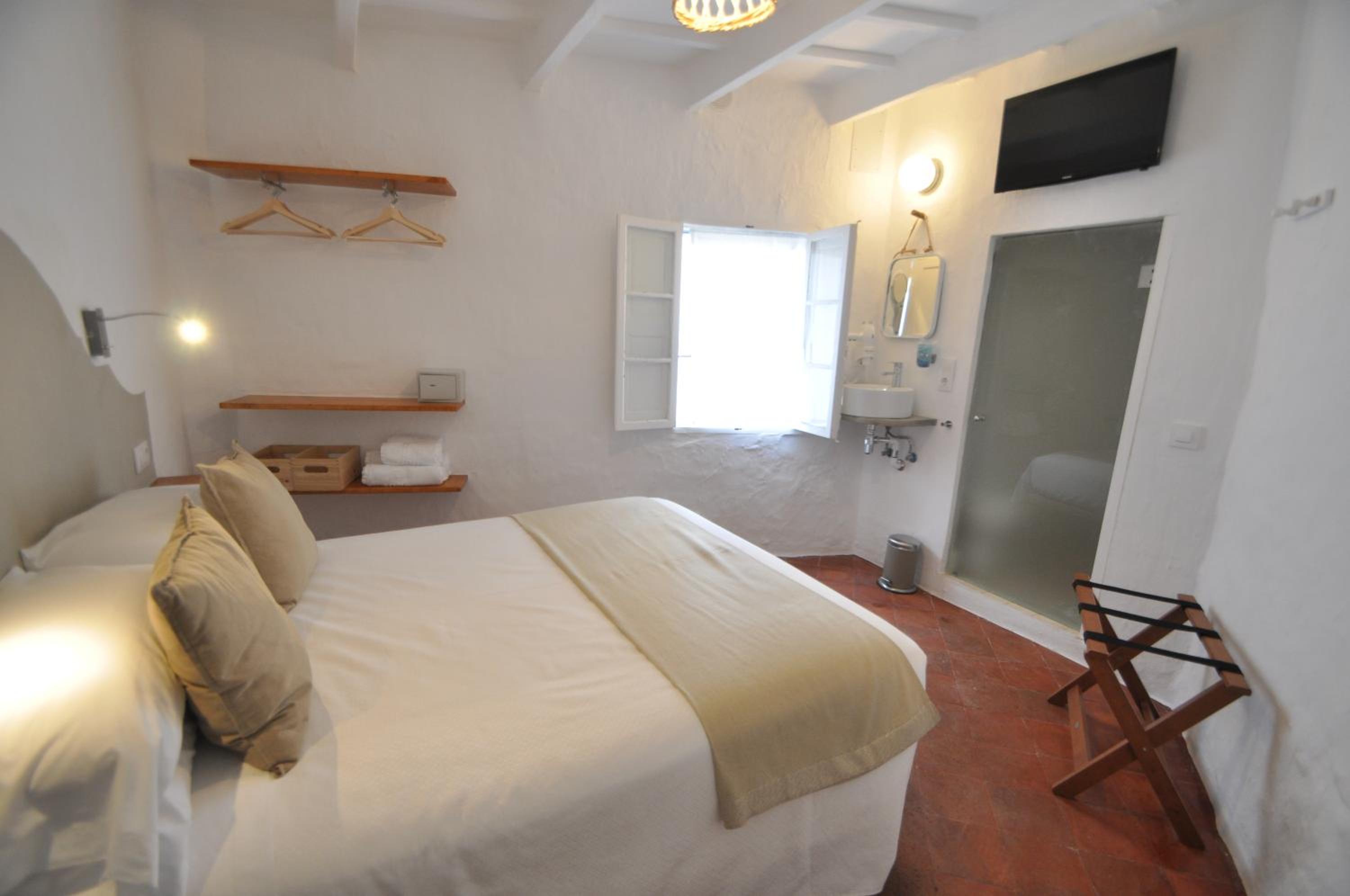 Economy Double Room photo 2
