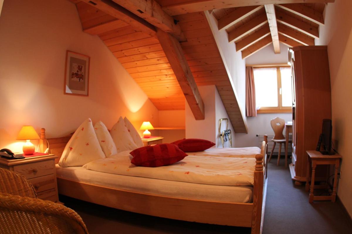 Standard Queen Room