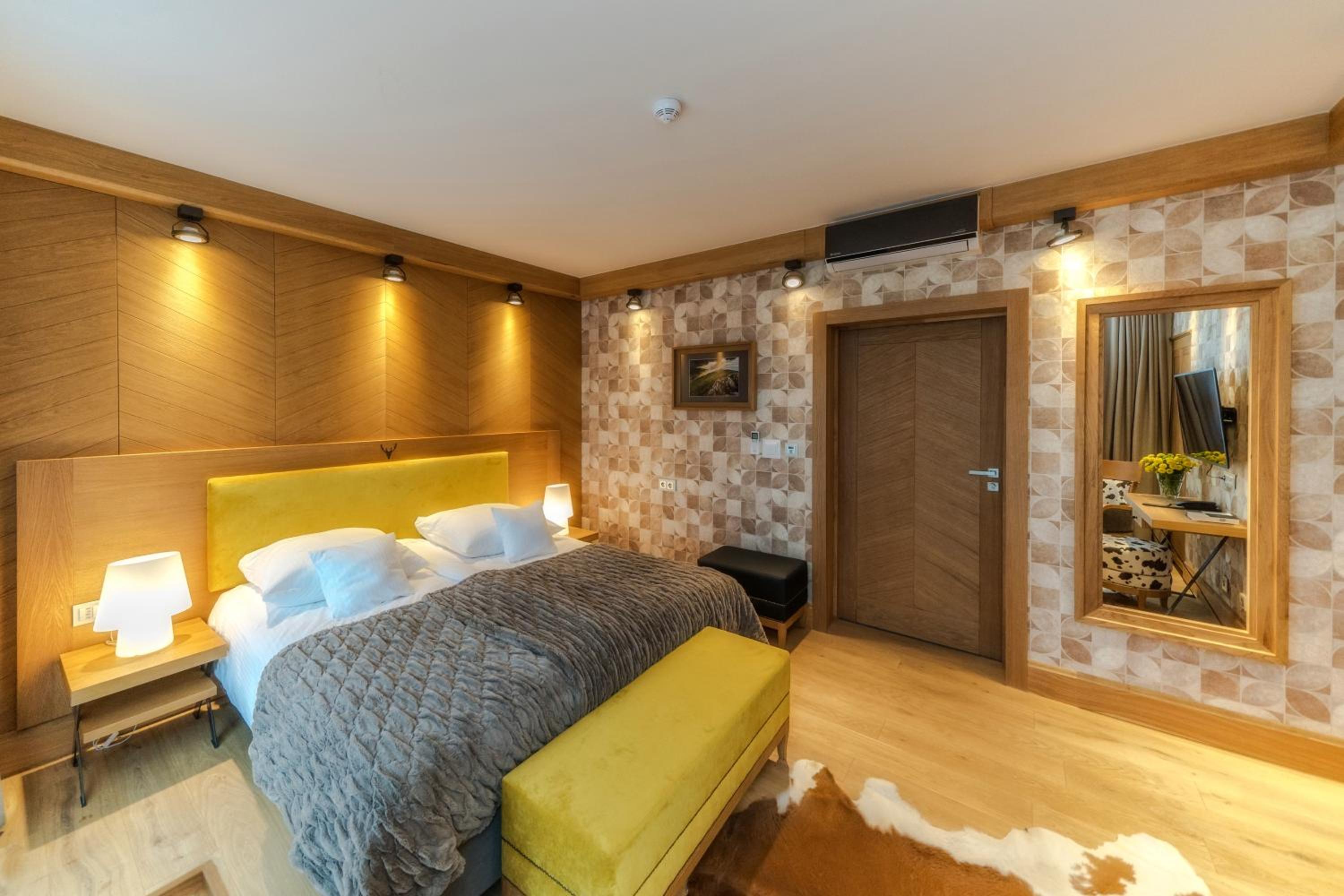 Double Room - Photo 7