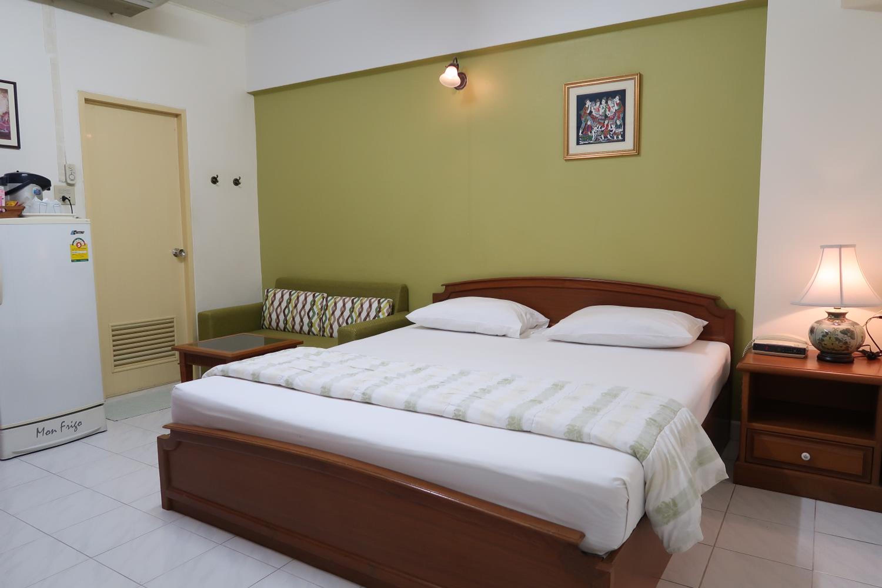 Standard King Room photo 3