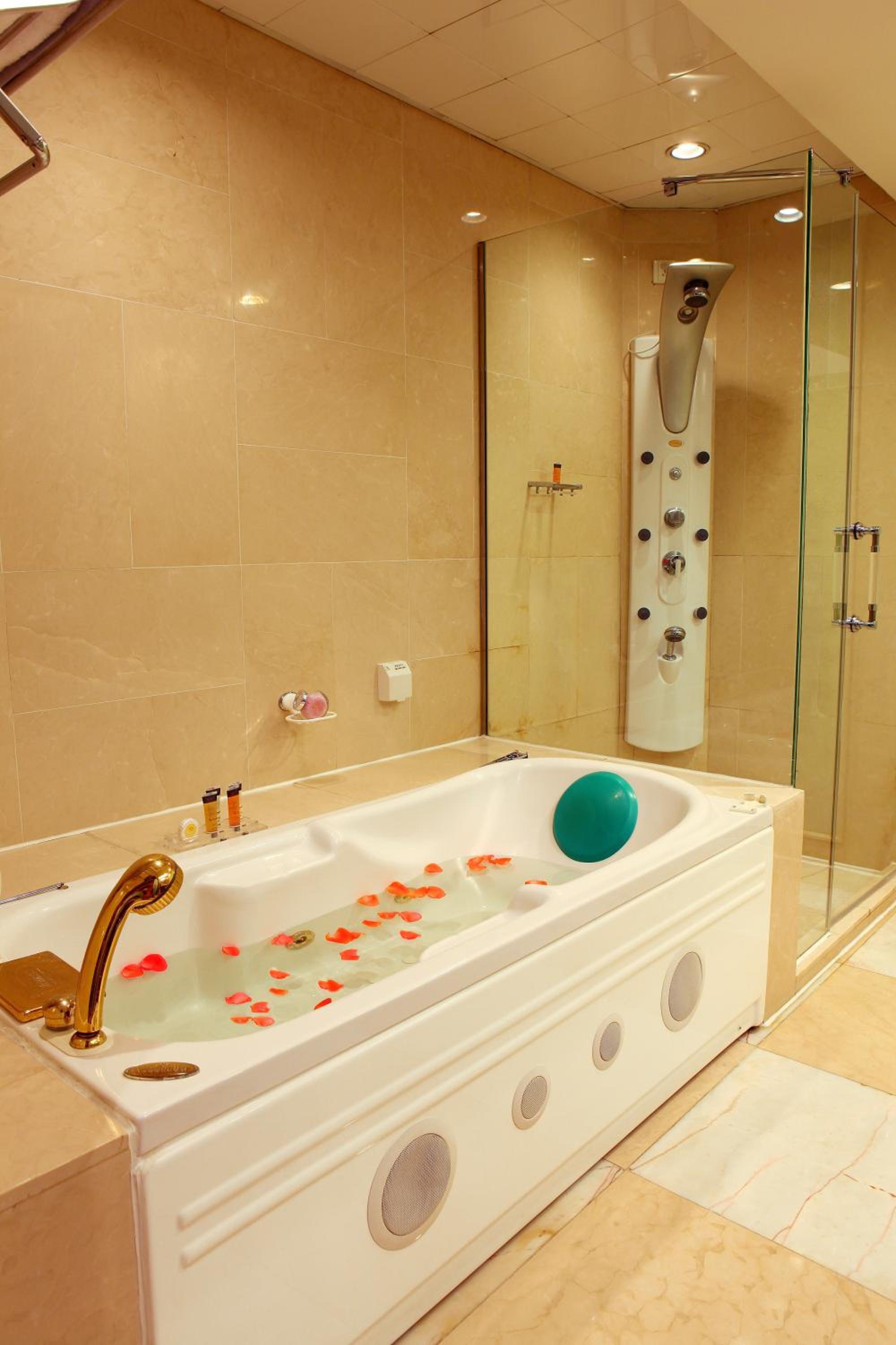 Executive Suite thumbnail 5