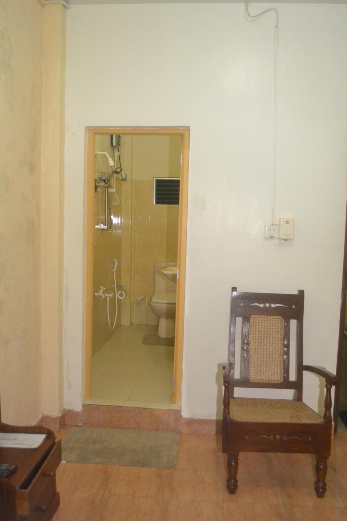 Standard Double Room with Airport Pickup / Drop photo 2