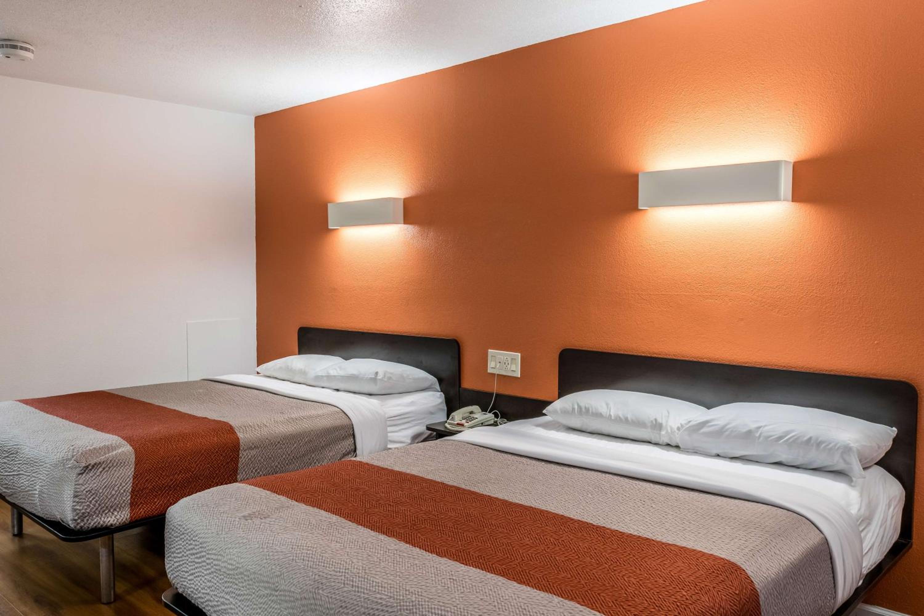 Queen Room with Two Queen Beds - Disability Access - Non-Smoking photo 3