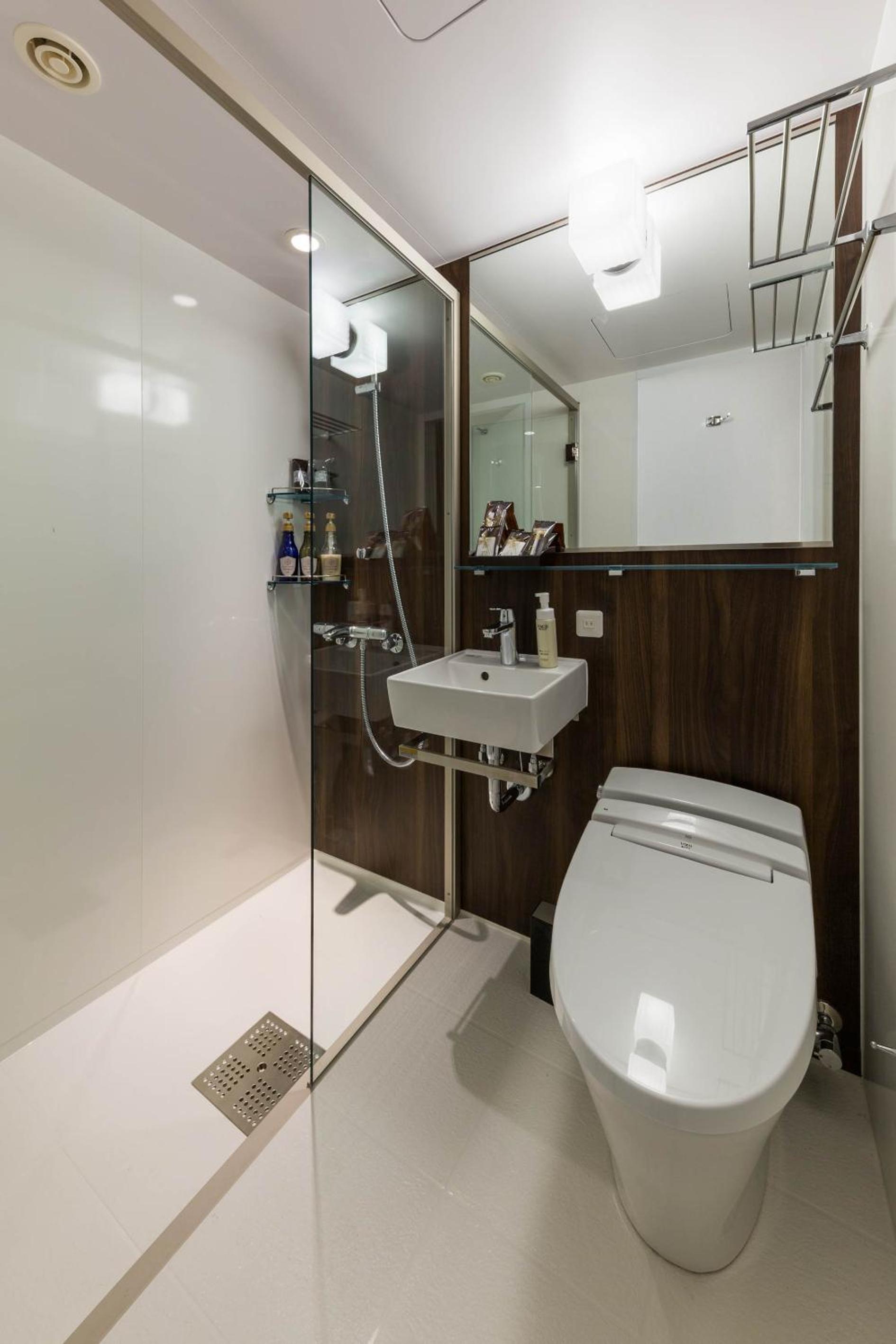 Twin Room - Photo 2