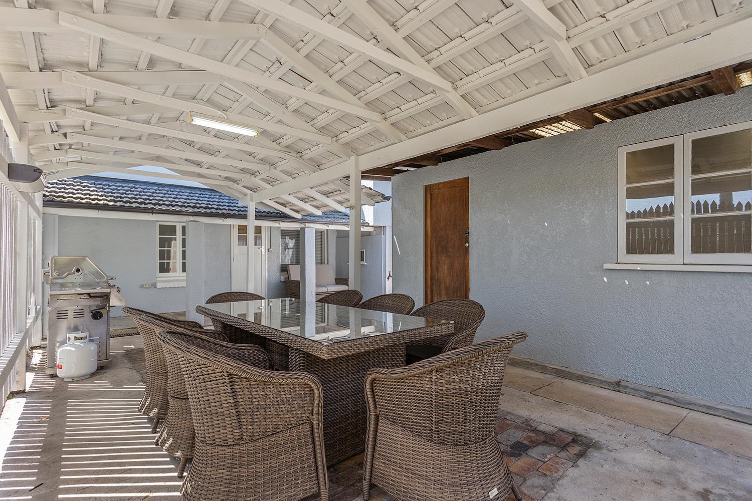 Three-Bedroom House photo 2