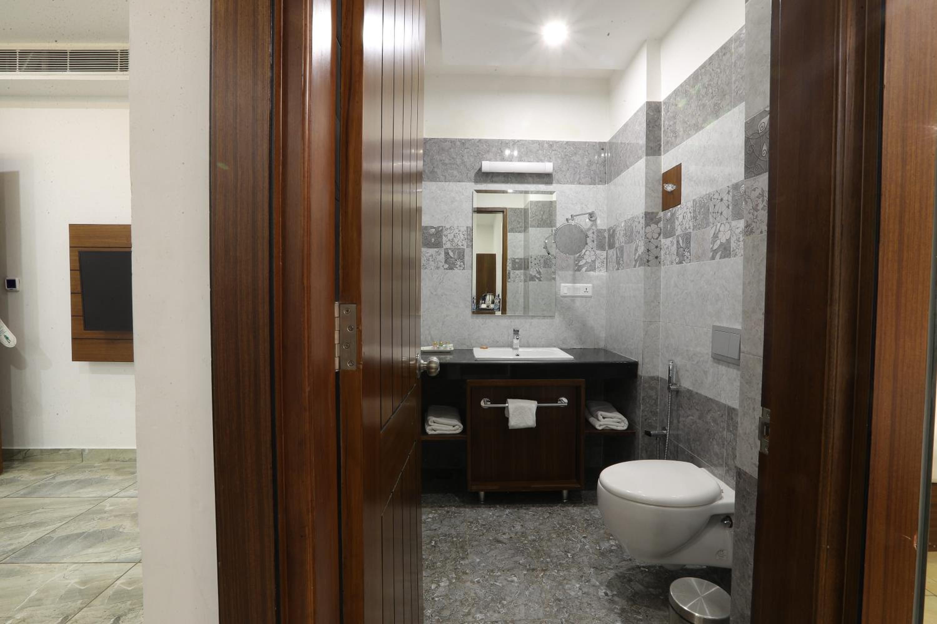Superior Double or Twin Room photo 2