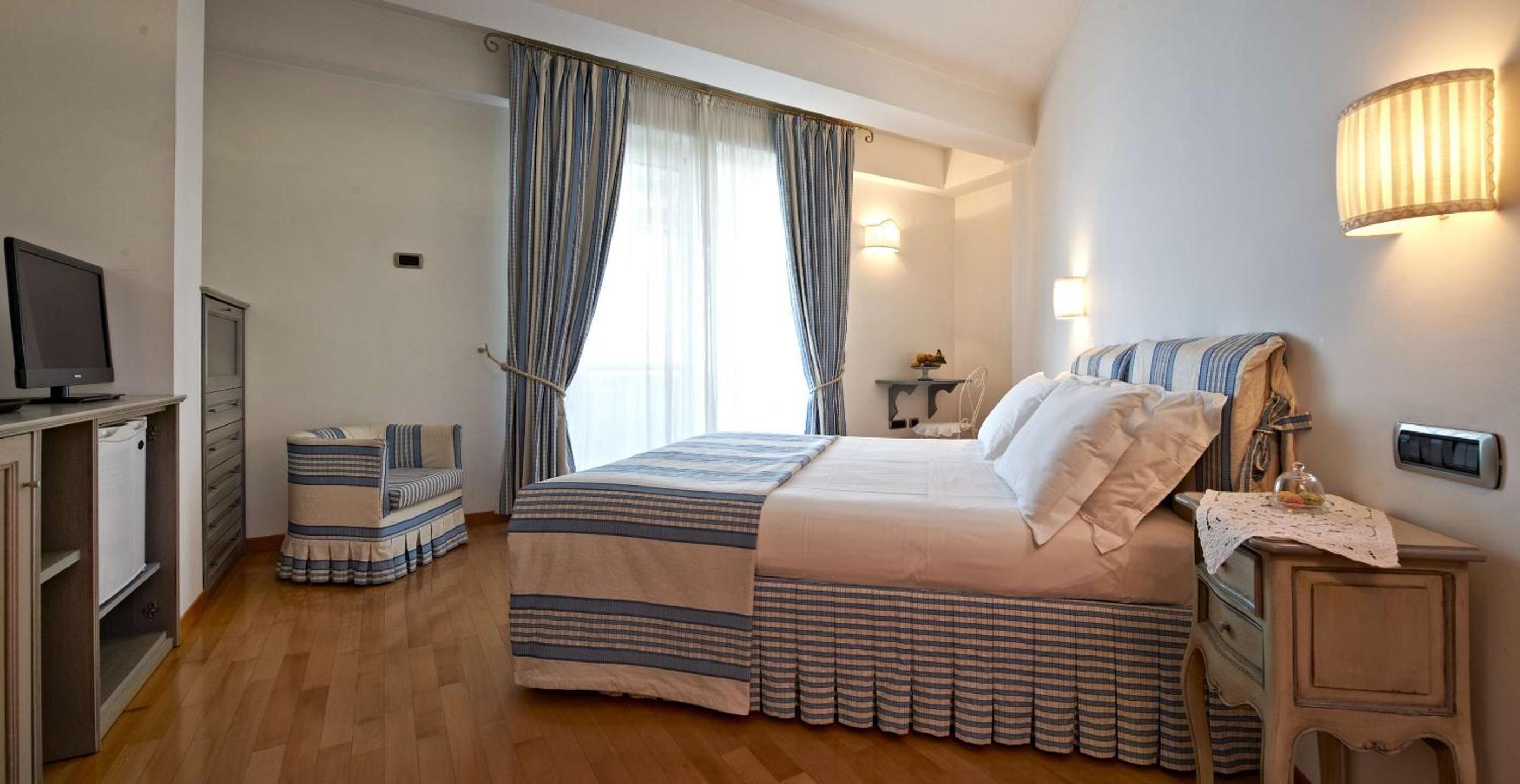 Junior Suite with Sea View - Photo 1