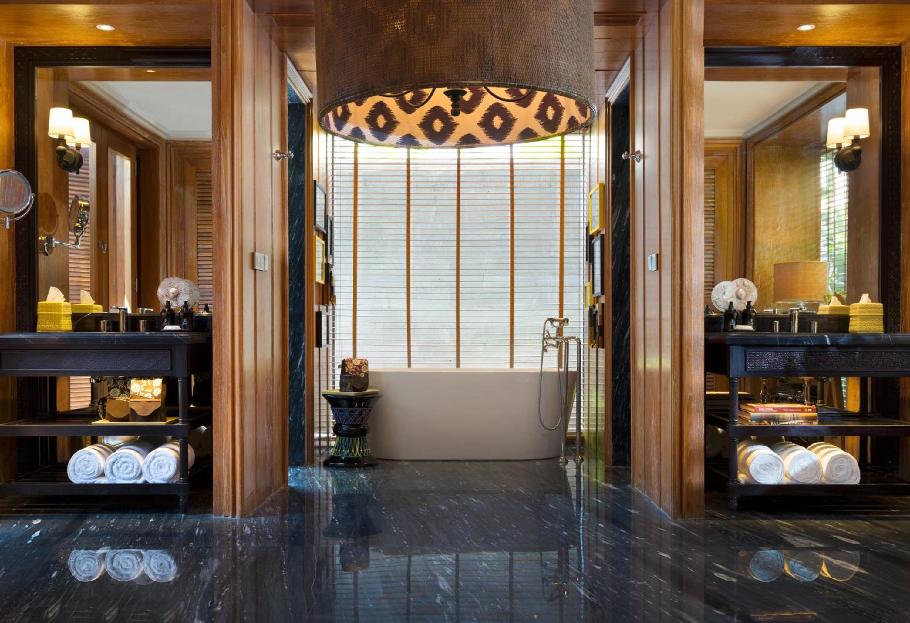 Standard Room, 2 Twin Beds, Accessible (Courtyard Access)