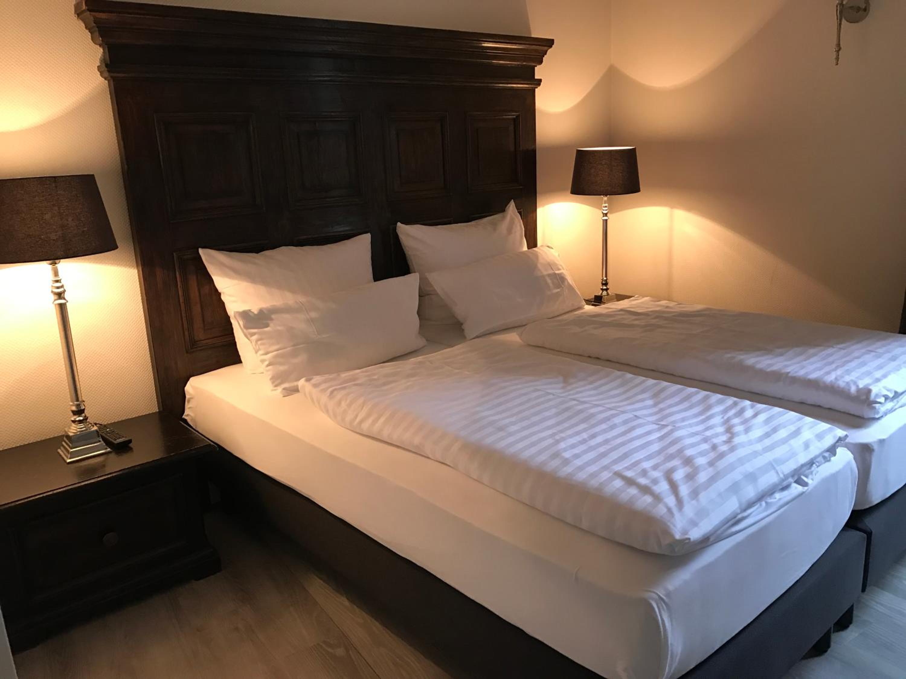 Double Room - Photo 10
