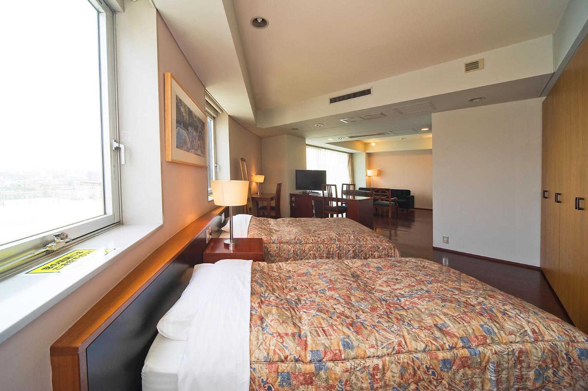 Twin Room with Sofa Bed - Non-Smoking