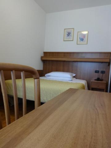 Standard Single Room photo 2