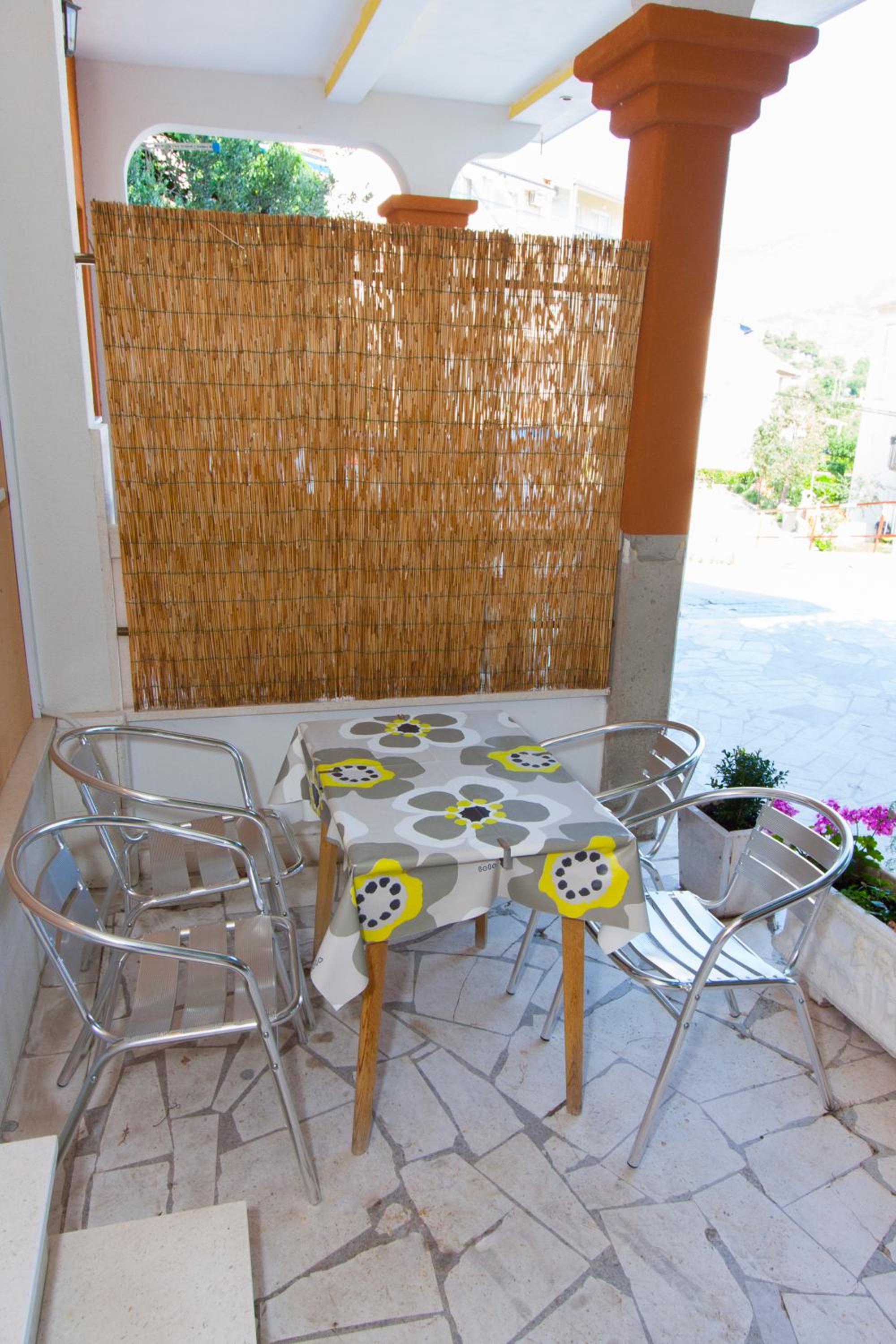 Apartment - Ground Floor photo 2