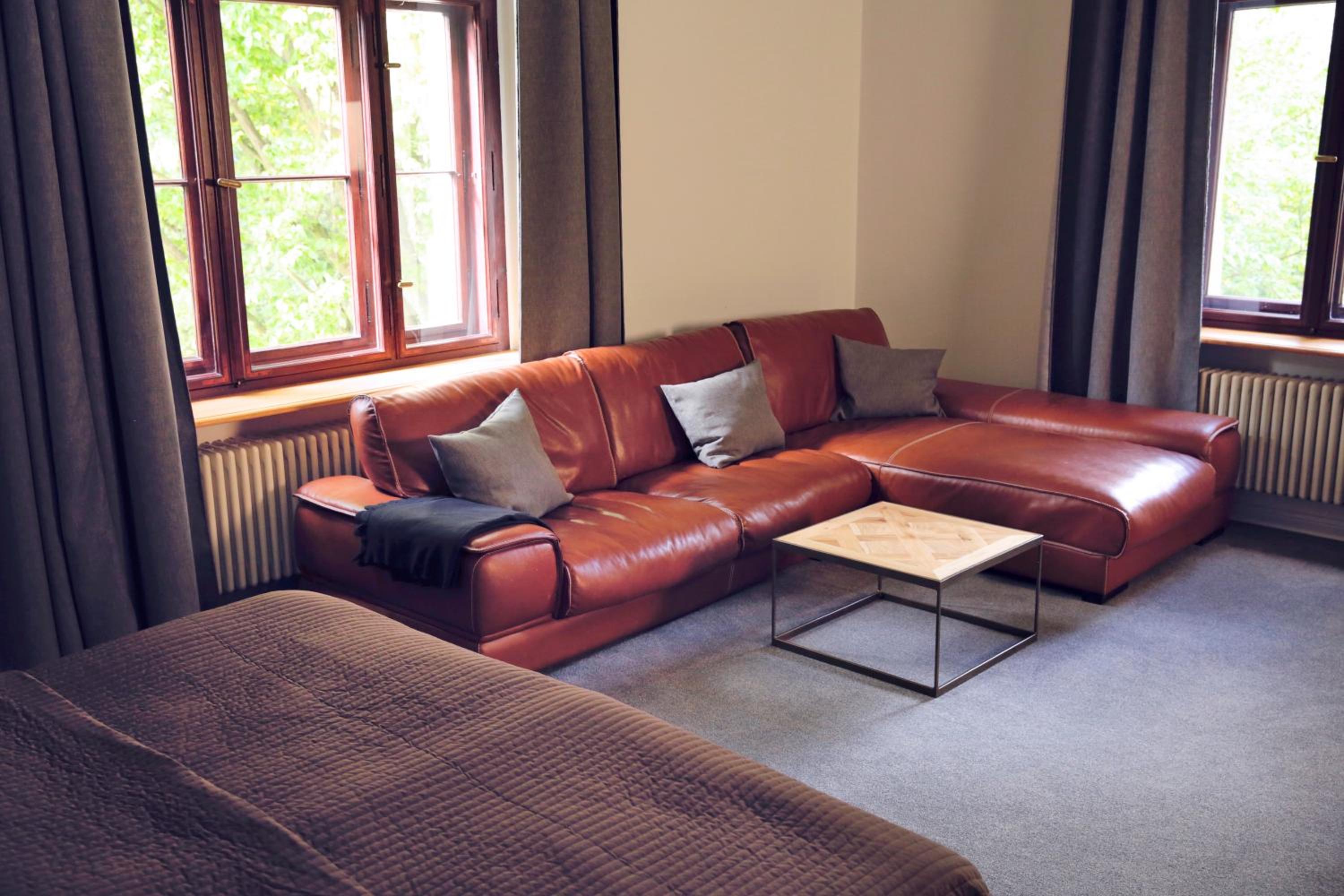 Family Room photo 3