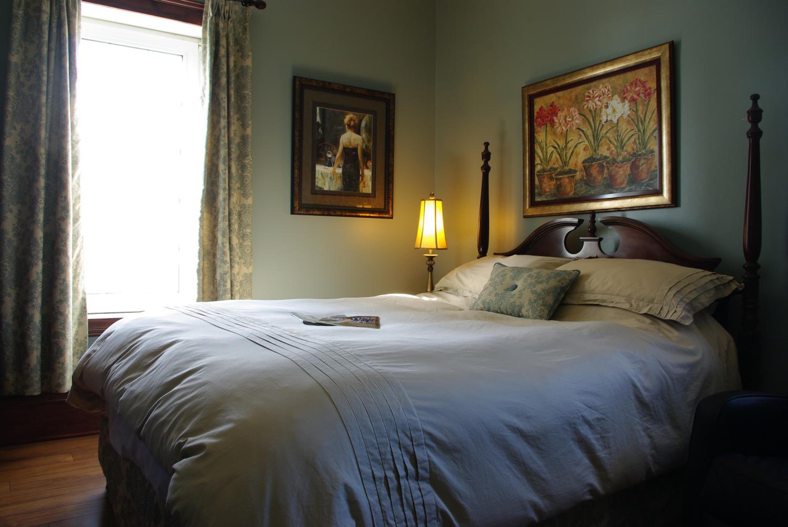 Queen Suite