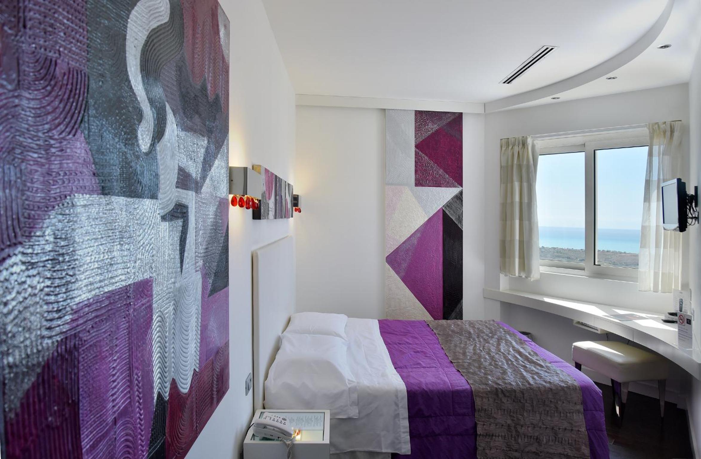 Double Room - Photo 6