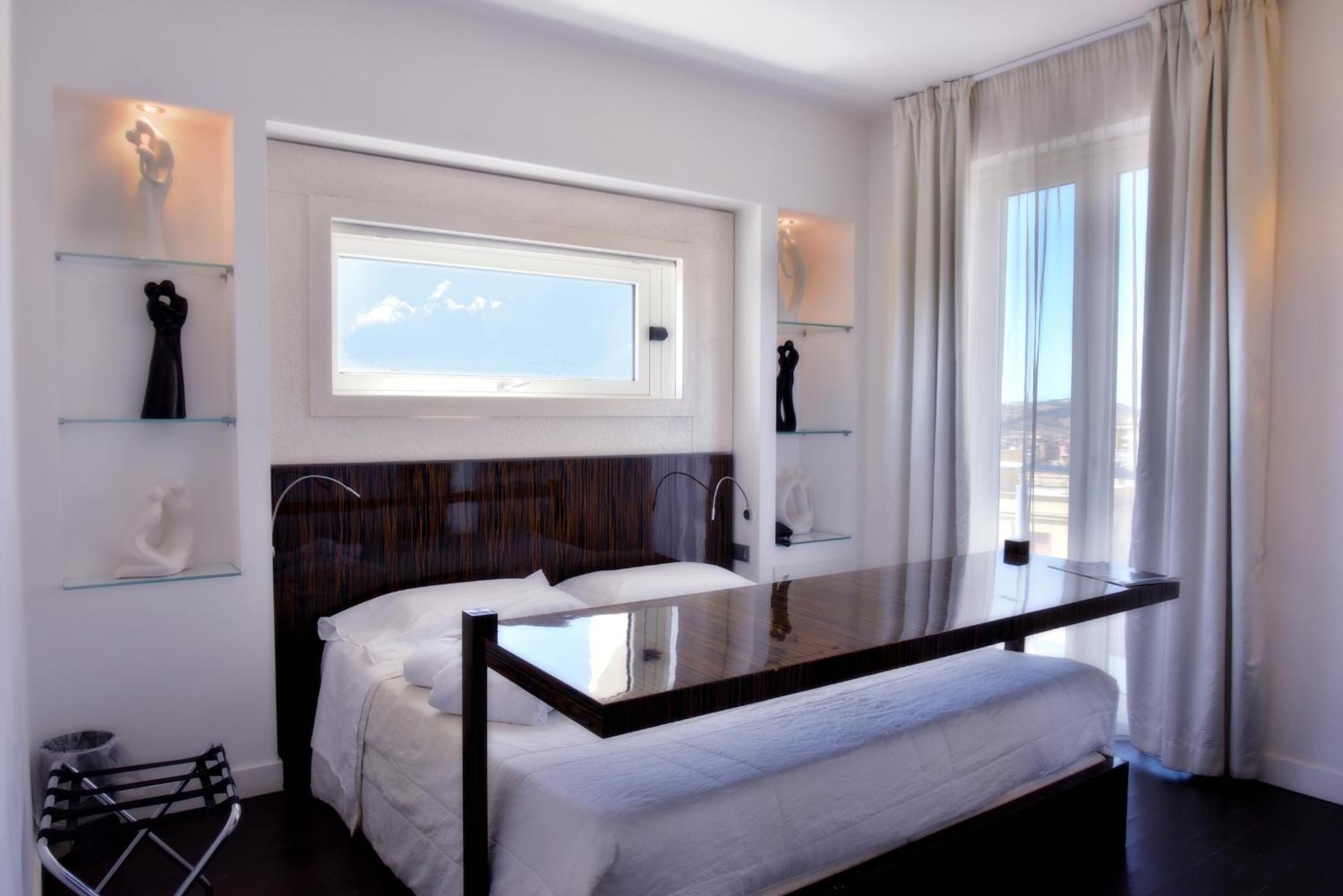 Double Room - Photo 28