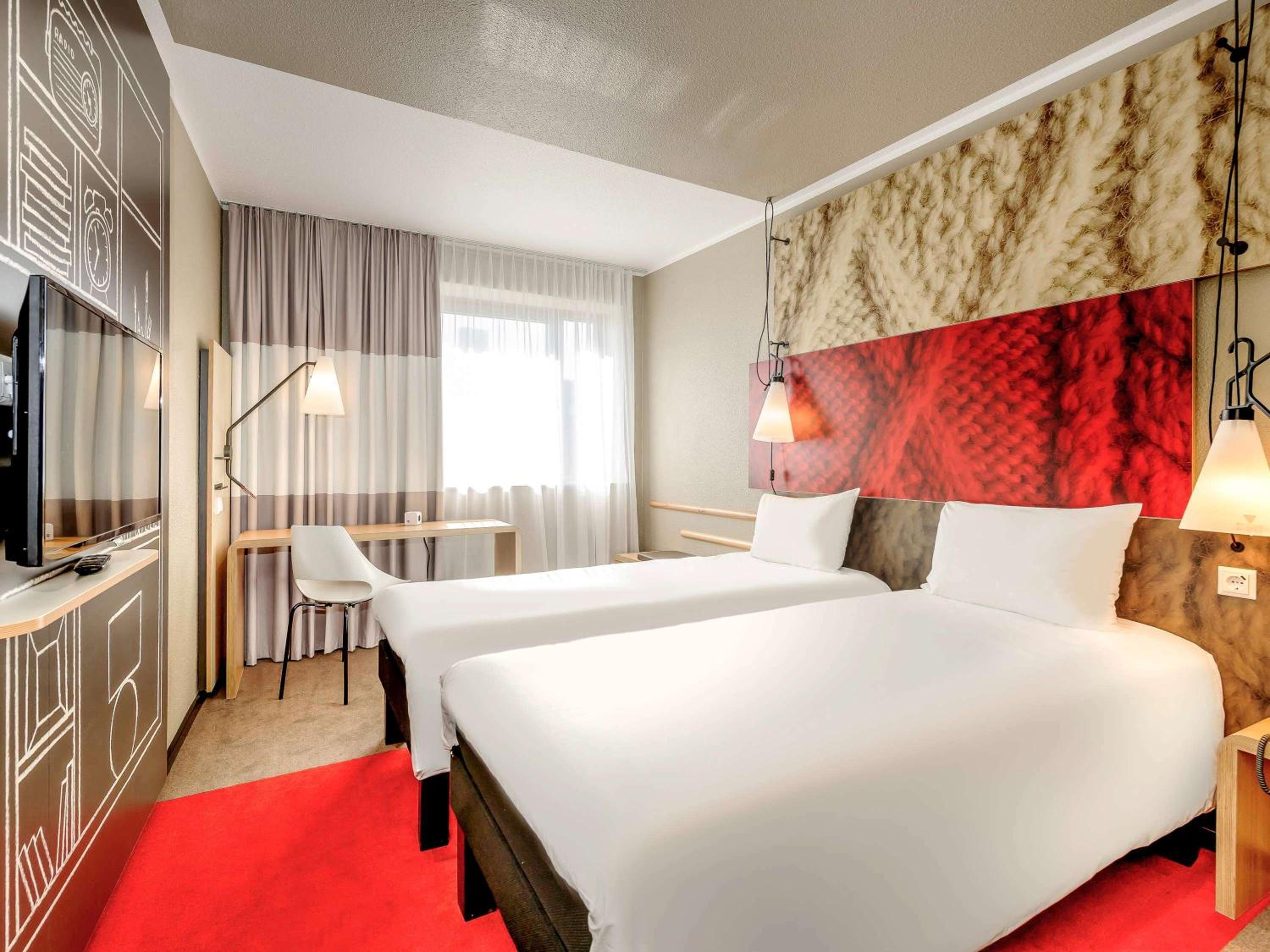 Standard Twin Room - Photo 3