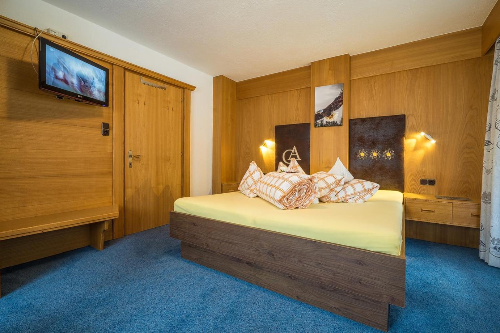 Standard Triple Room with Balcony photo 2