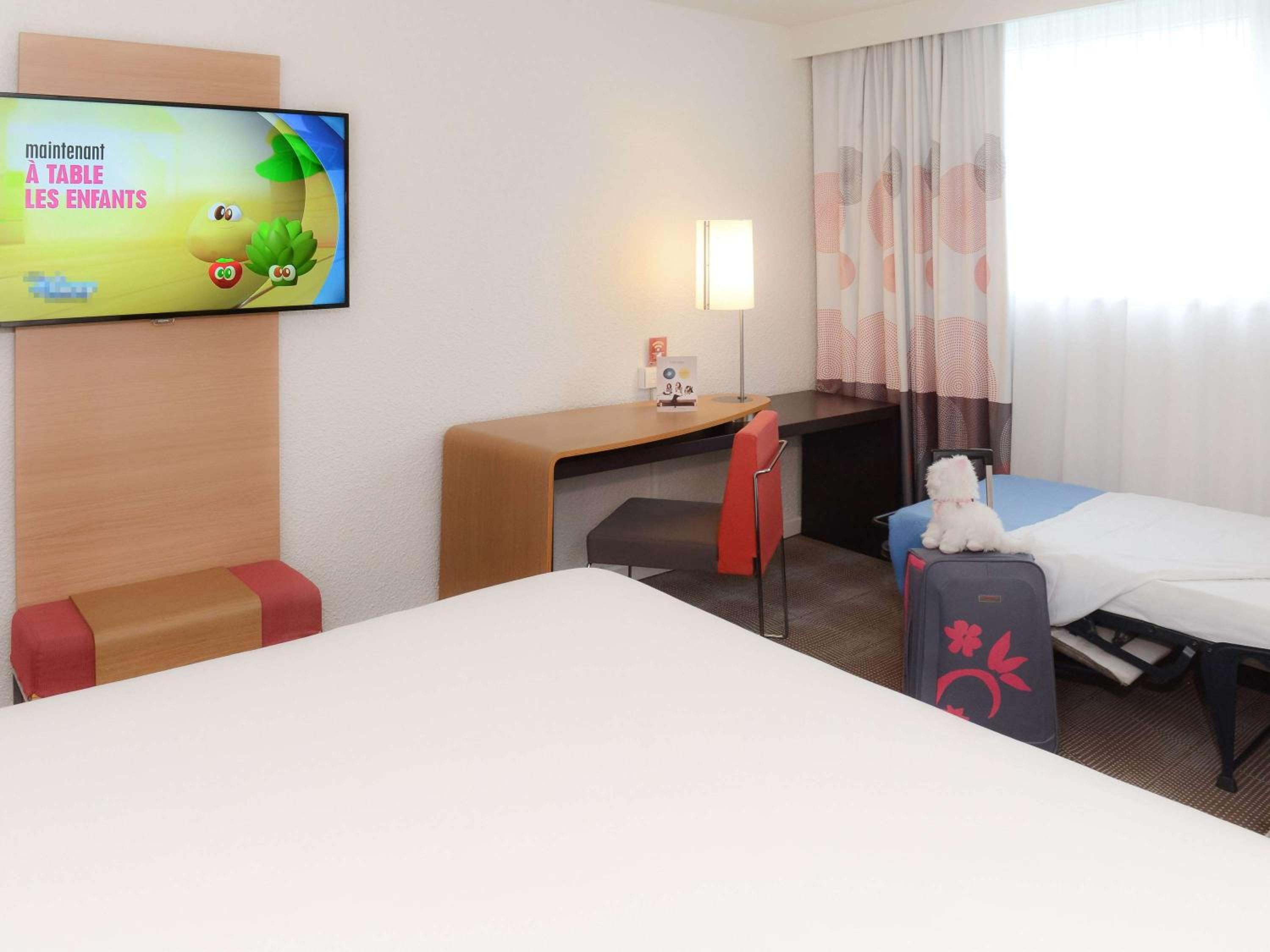Classic Double Room with Sofa Bed - Photo 6