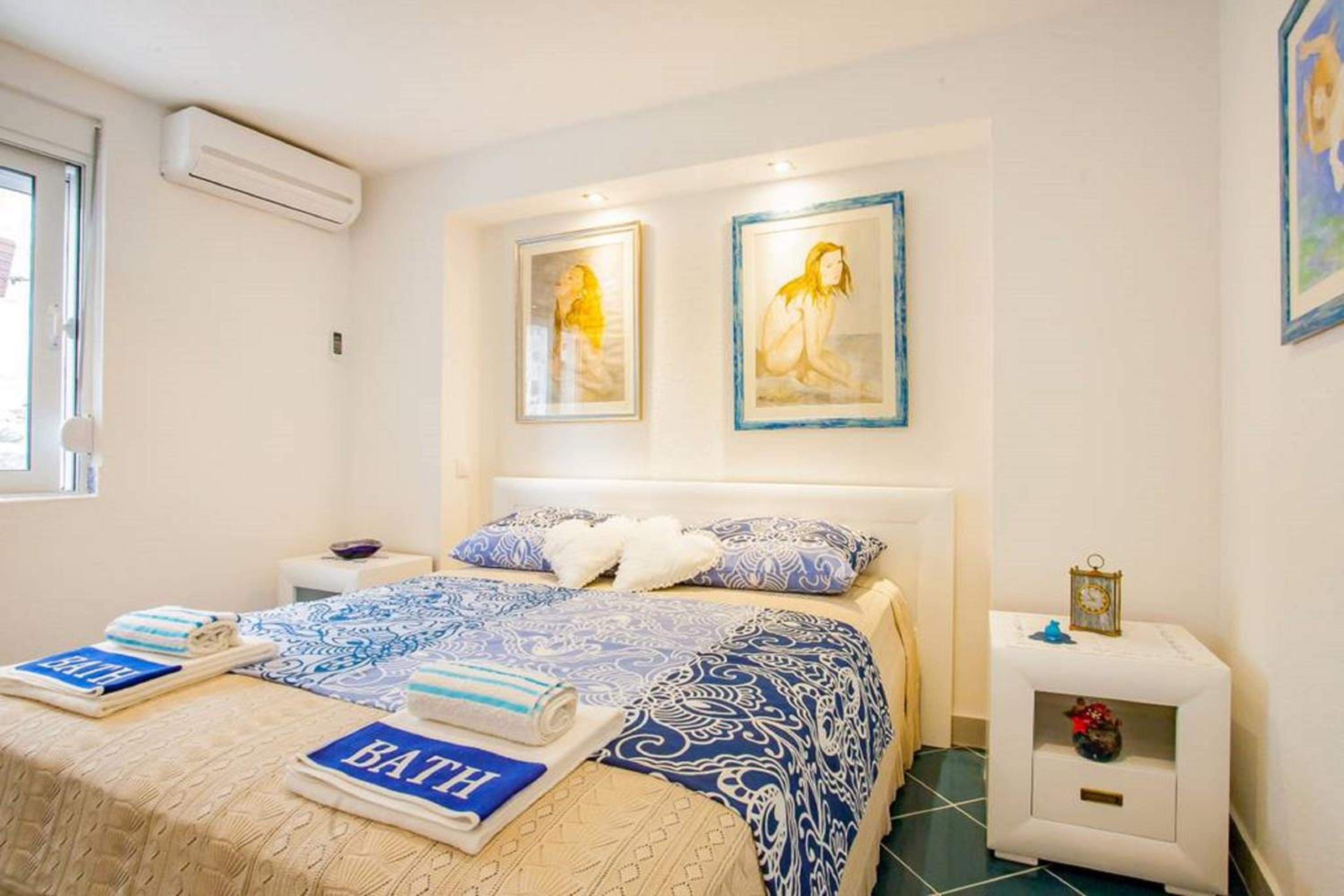 Apartment with Terrace photo 2