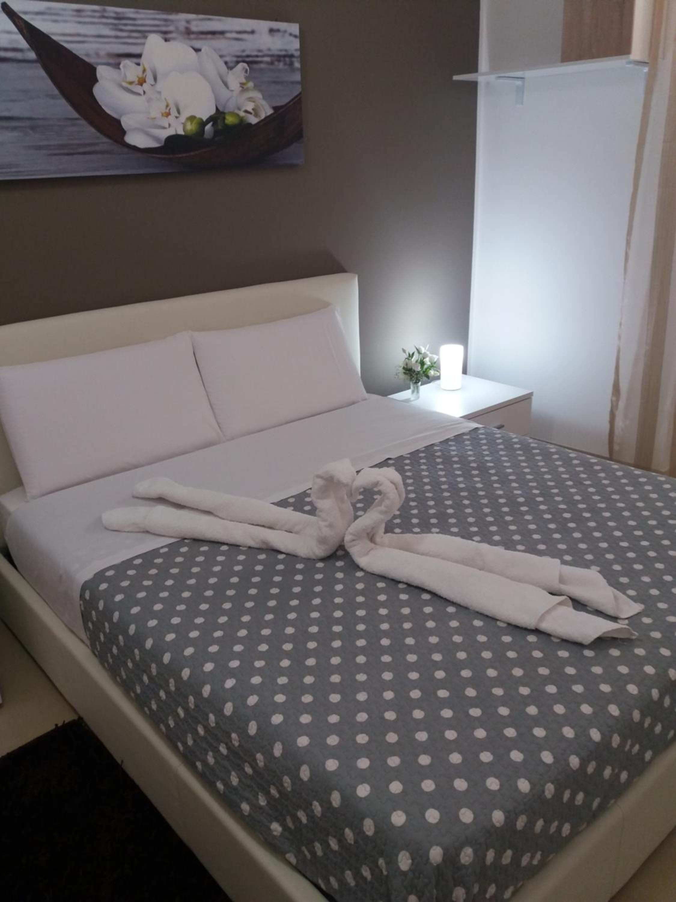 One-Bedroom Apartment - Photo 27
