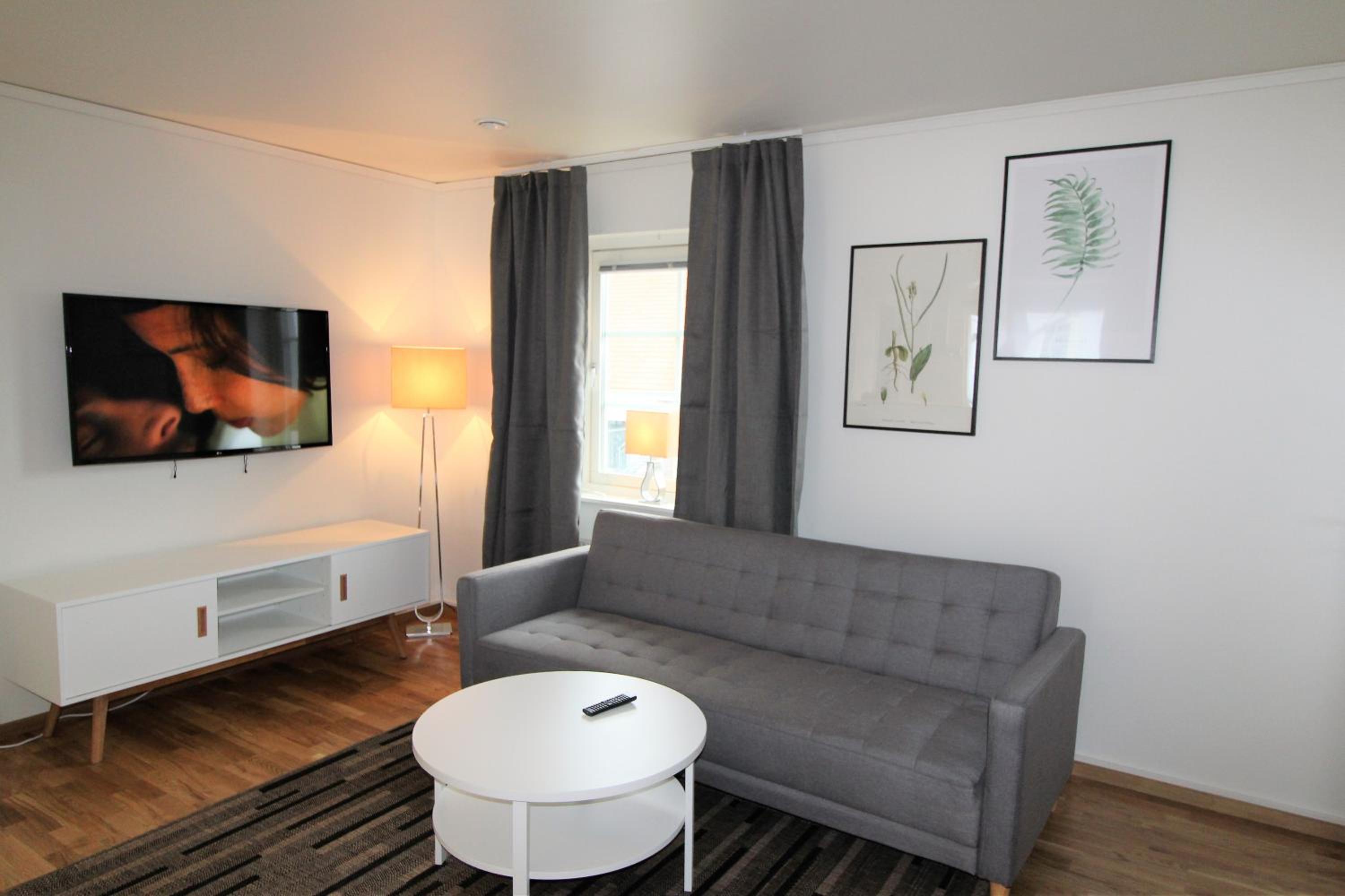One-Bedroom Apartment photo 3
