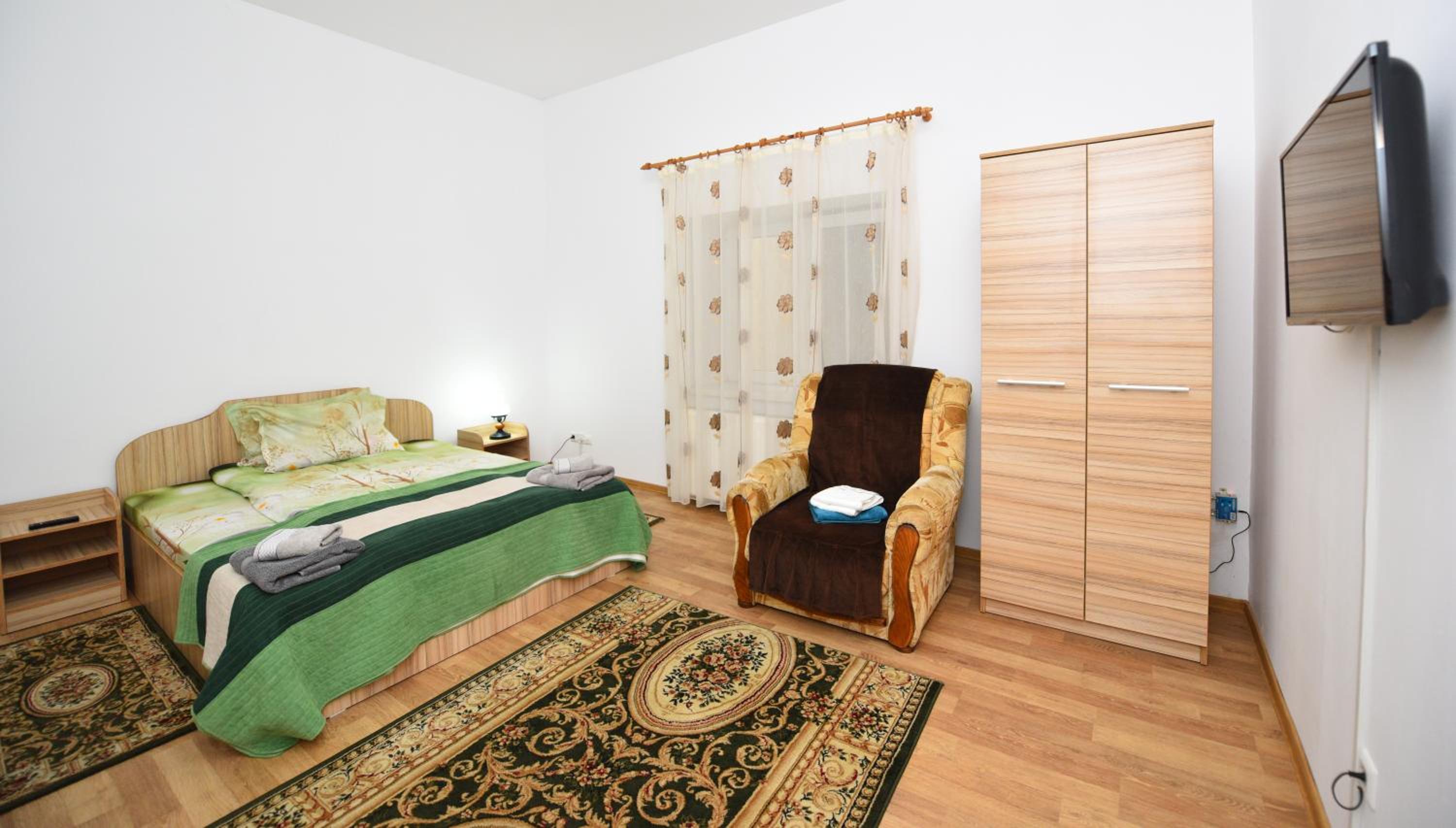 Double Room - Photo 6