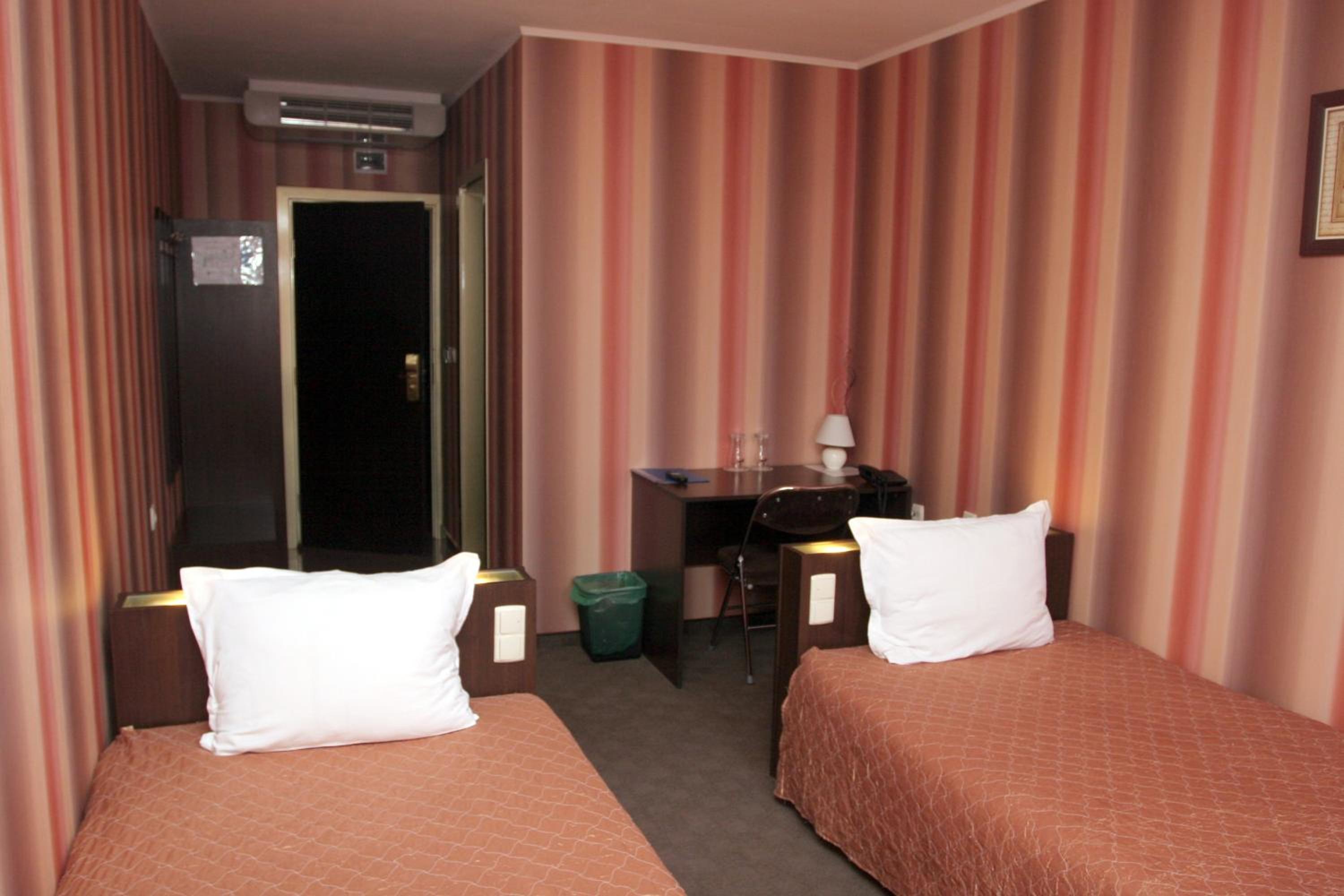 Double or Twin Room - Photo 6