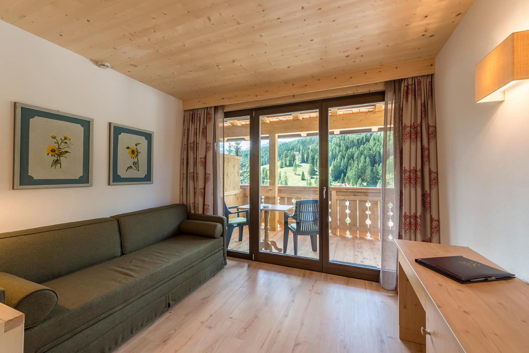 Junior Suite with Mountain View photo 1