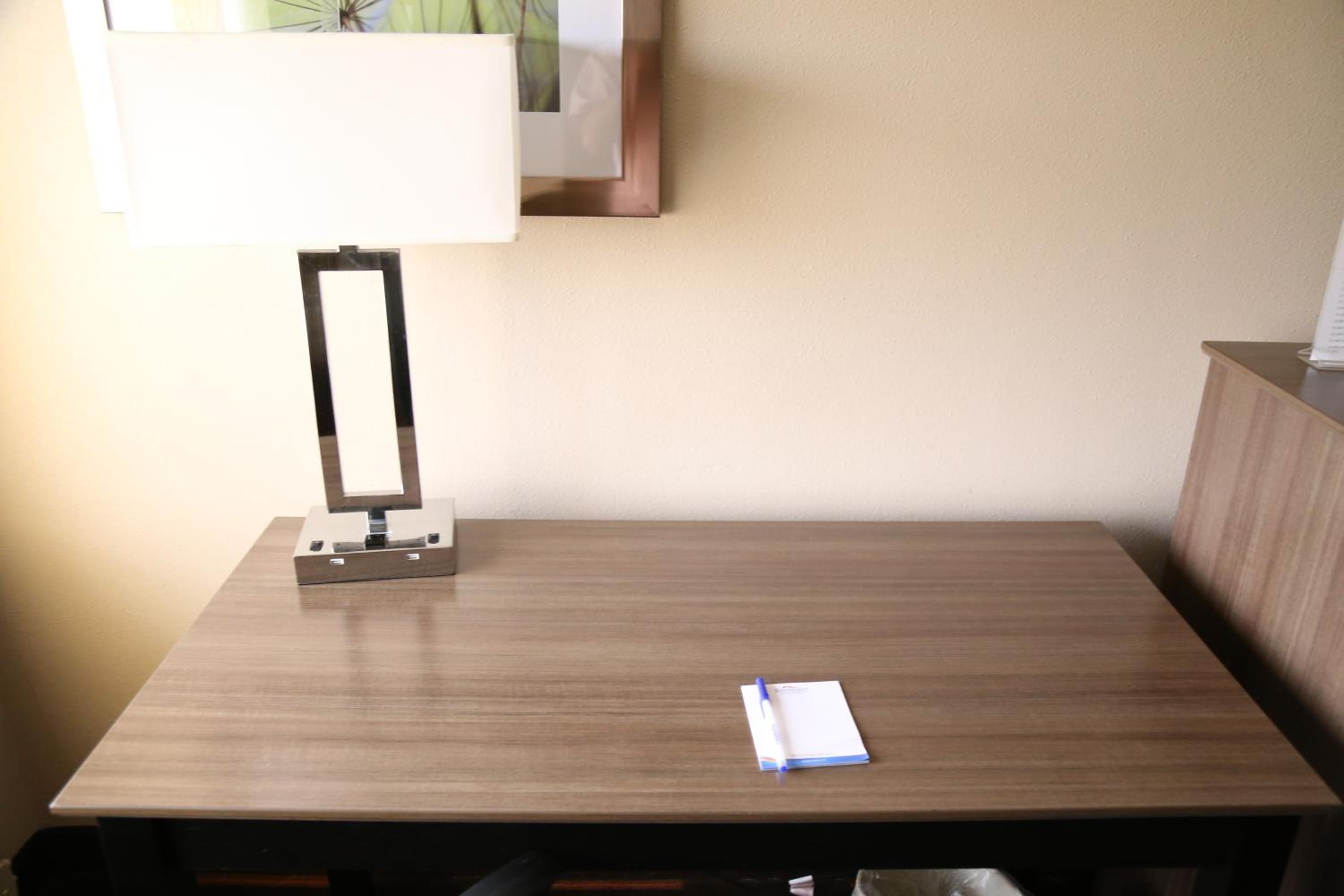 King Room - Non-Smoking - Photo 7