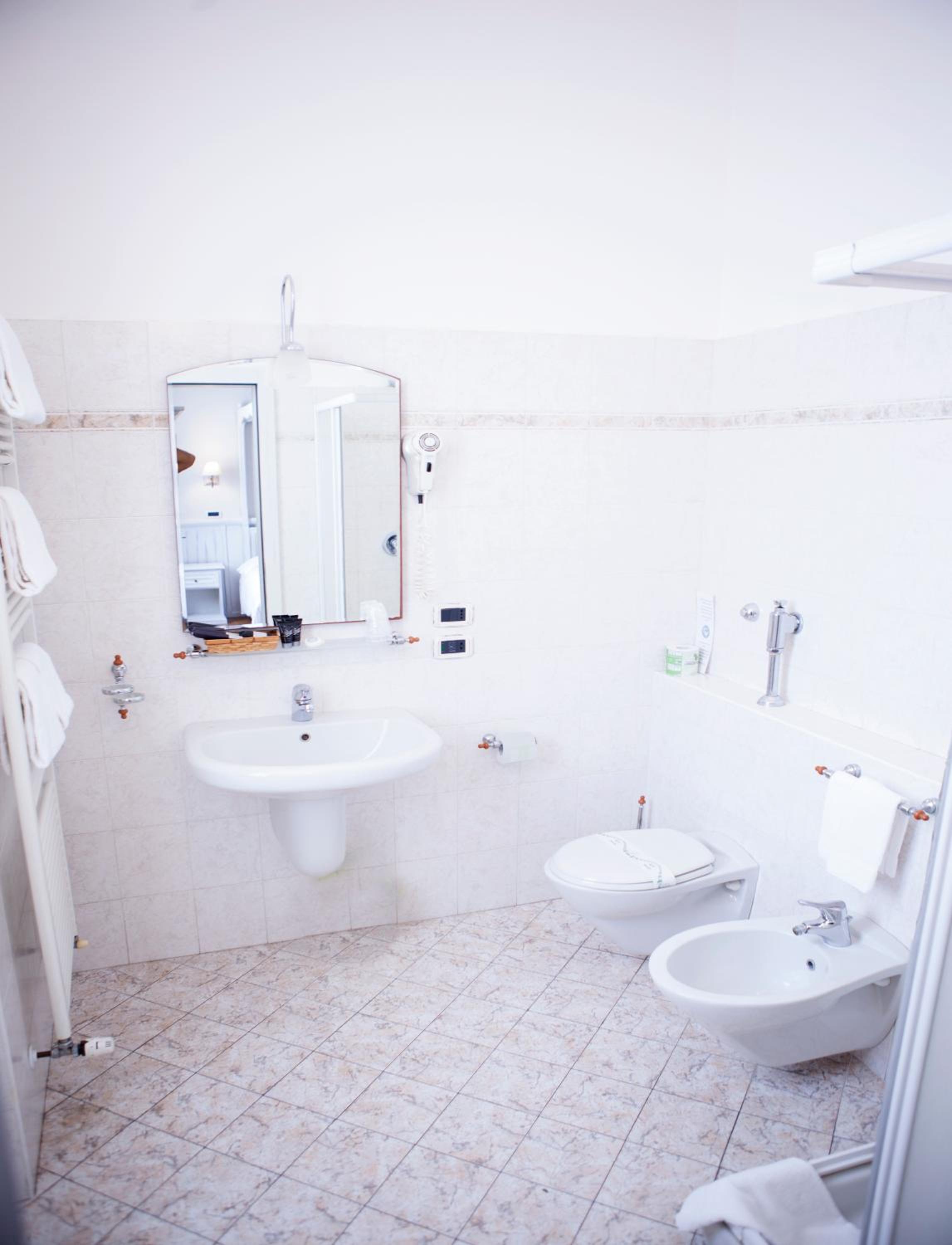 Standard Double Room with Lake View photo 3