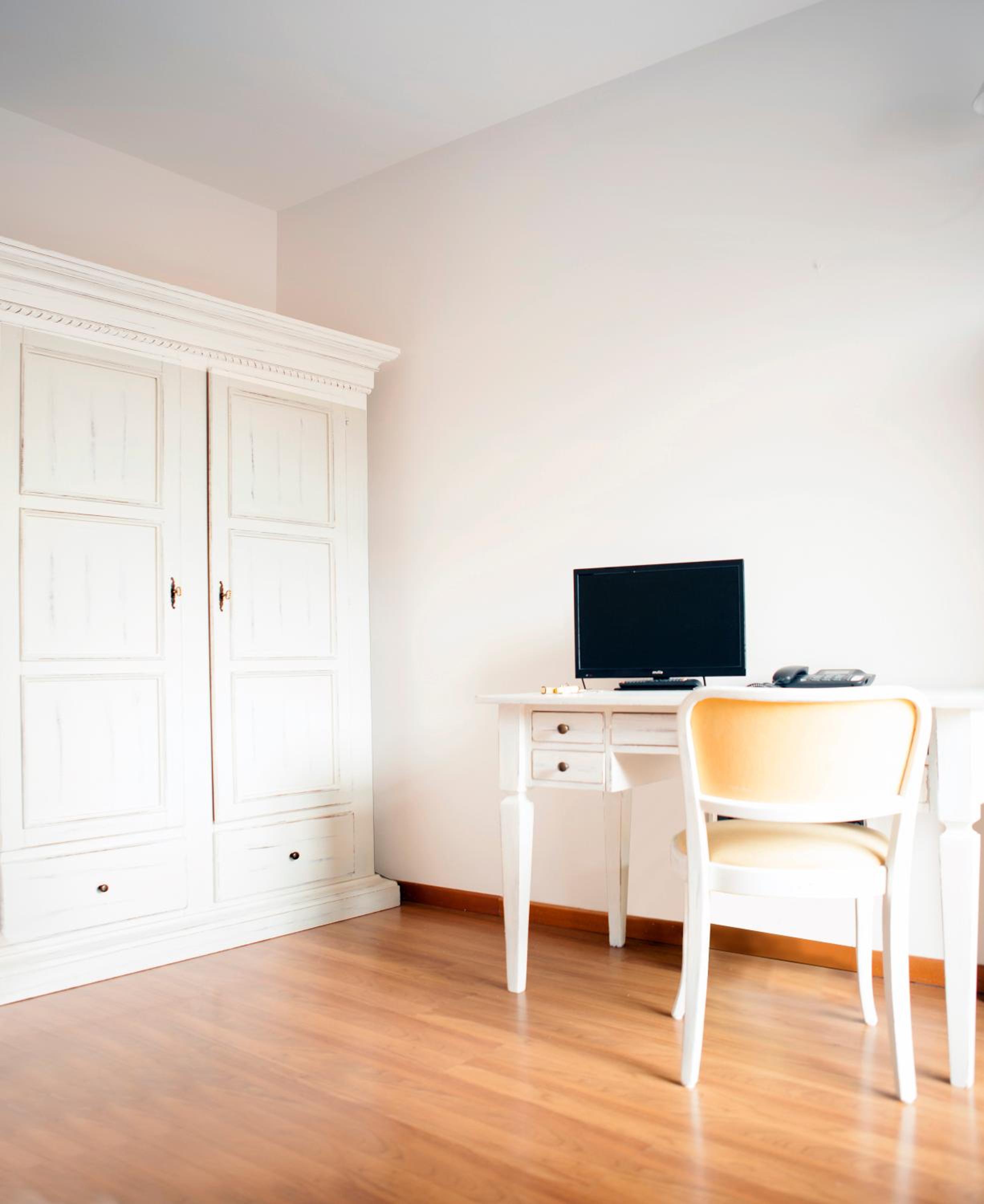 Standard Double Room - Photo 1
