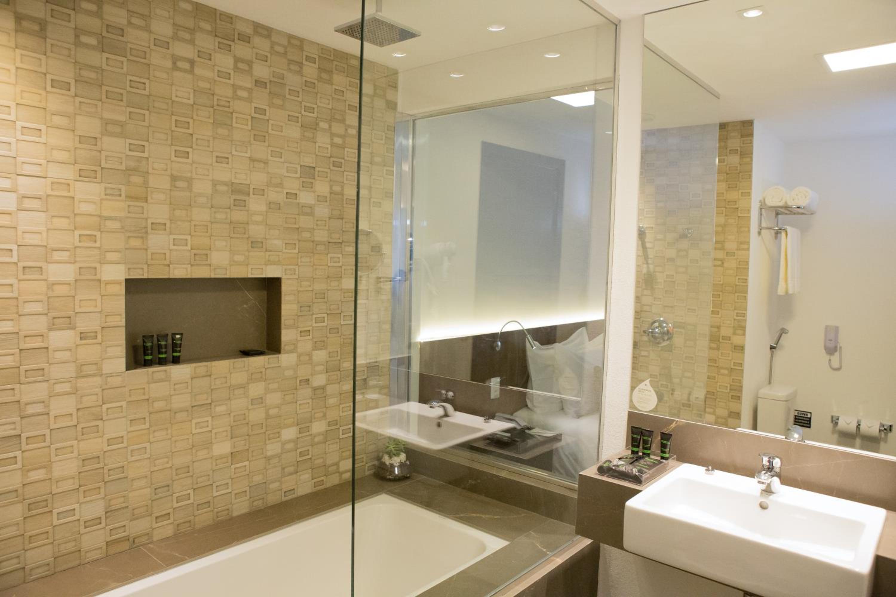 Premium King Room photo 2