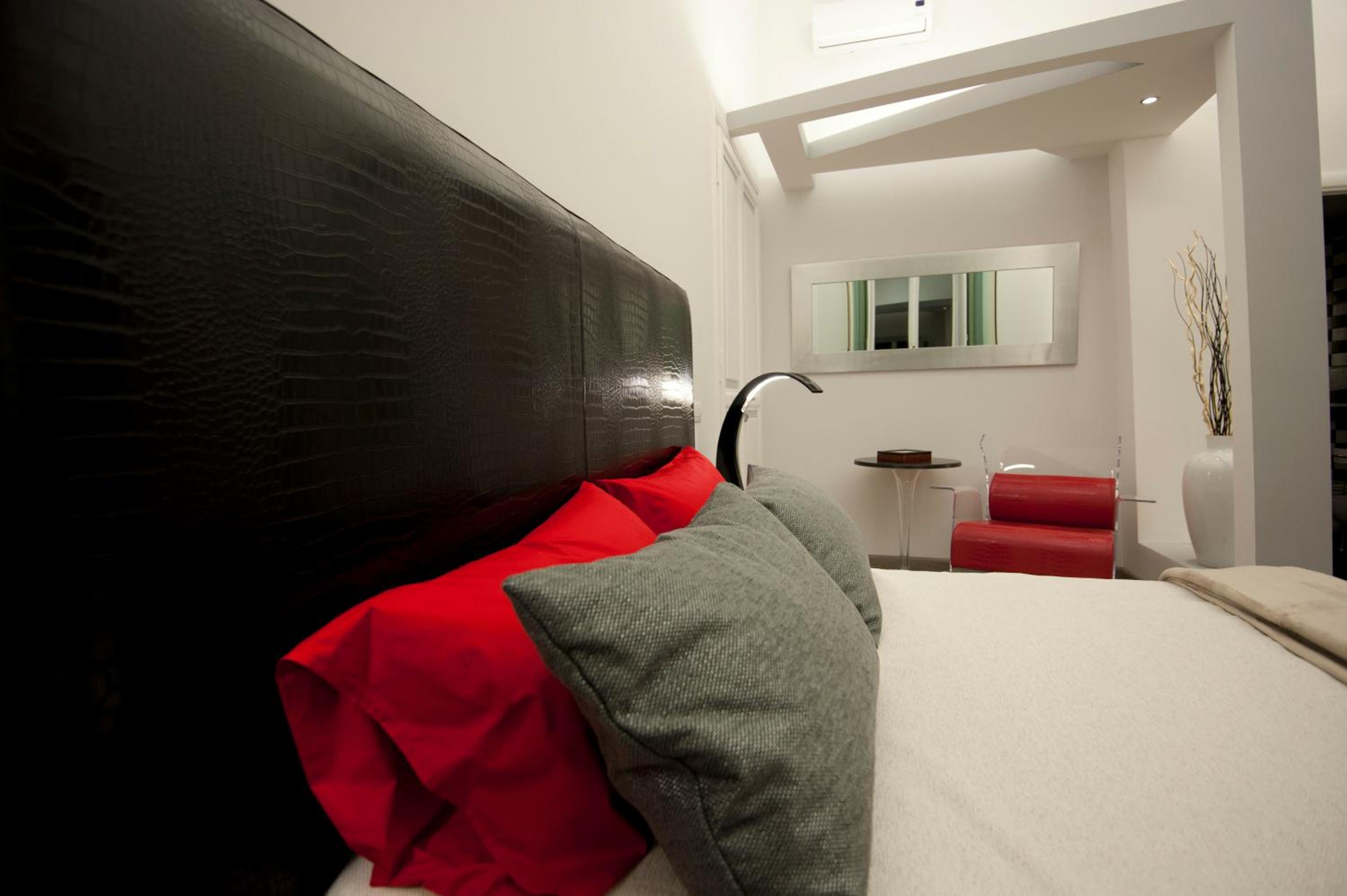 Classic Double Room with City View photo 2