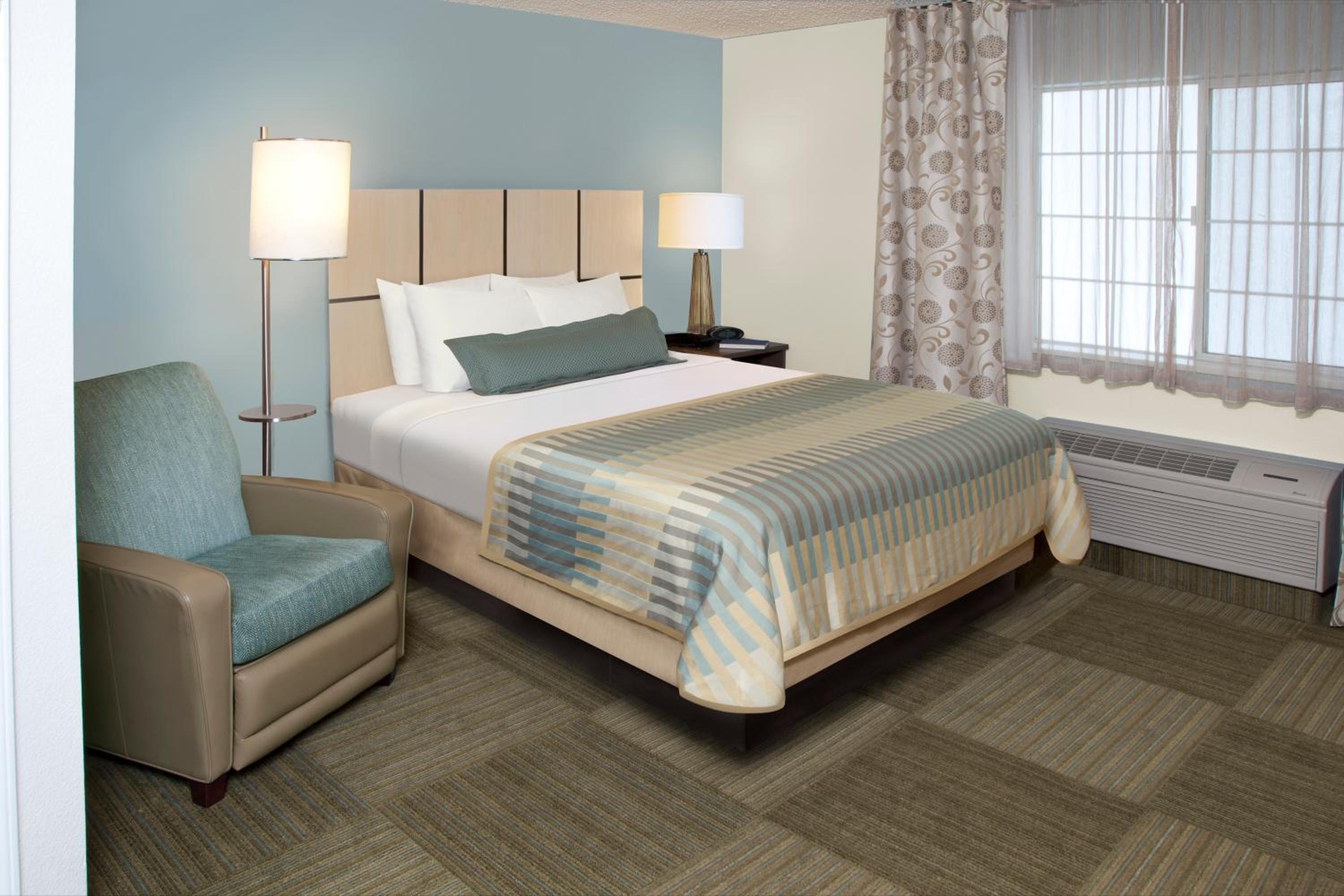 Queen Studio Suite - Hearing Accessible/Disability Access photo 1