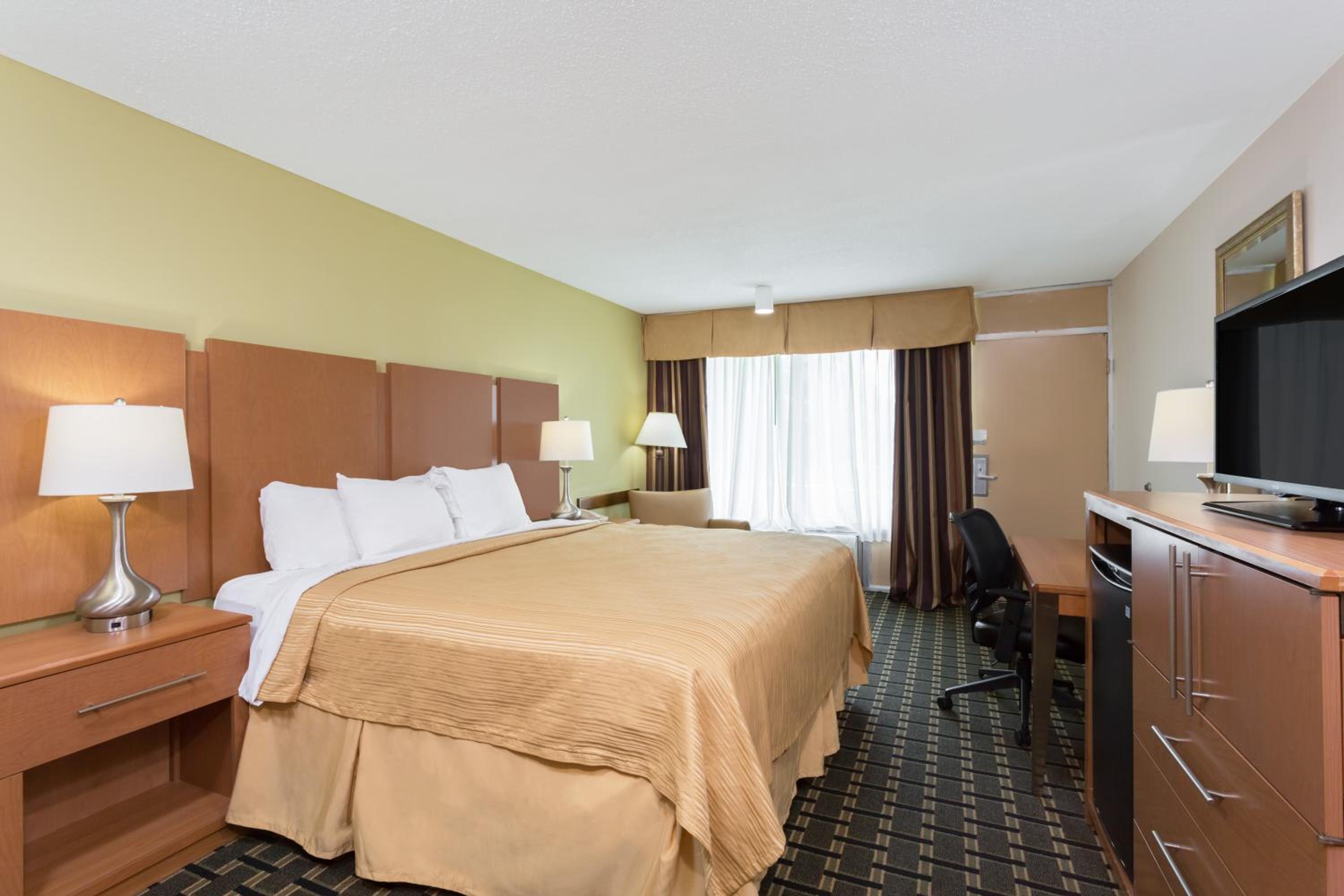 King Room - Mobility Access/Non-Smoking - Photo 1