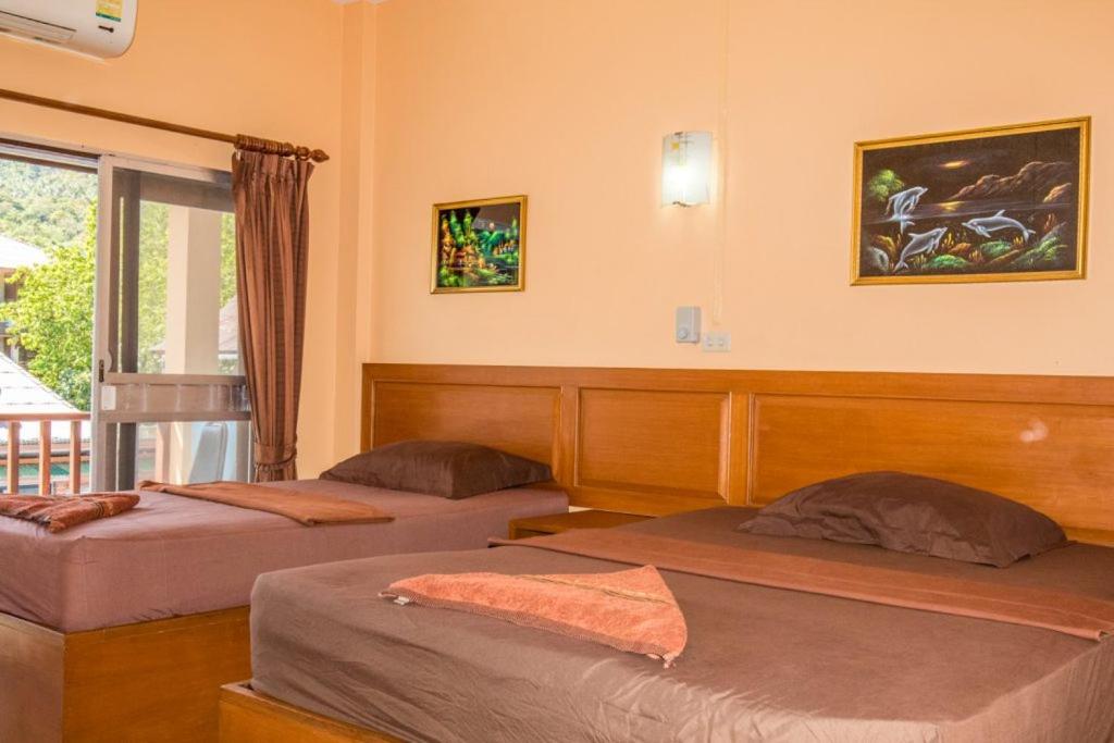 Large Twin Room with Fan photo 1