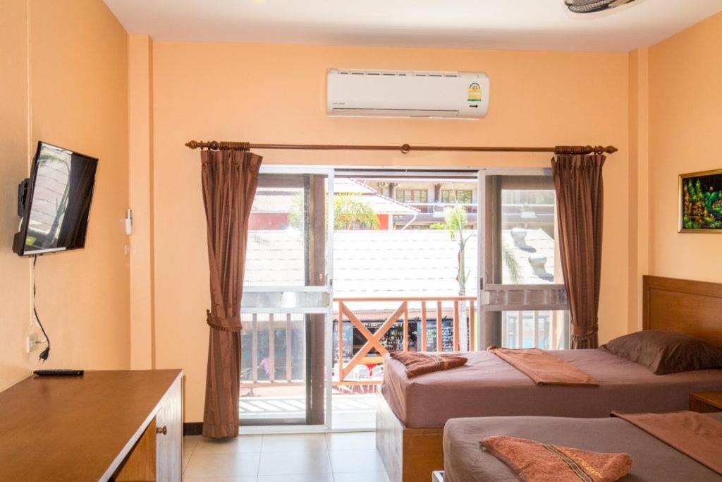 Classic Triple Room with a Fan  photo 1