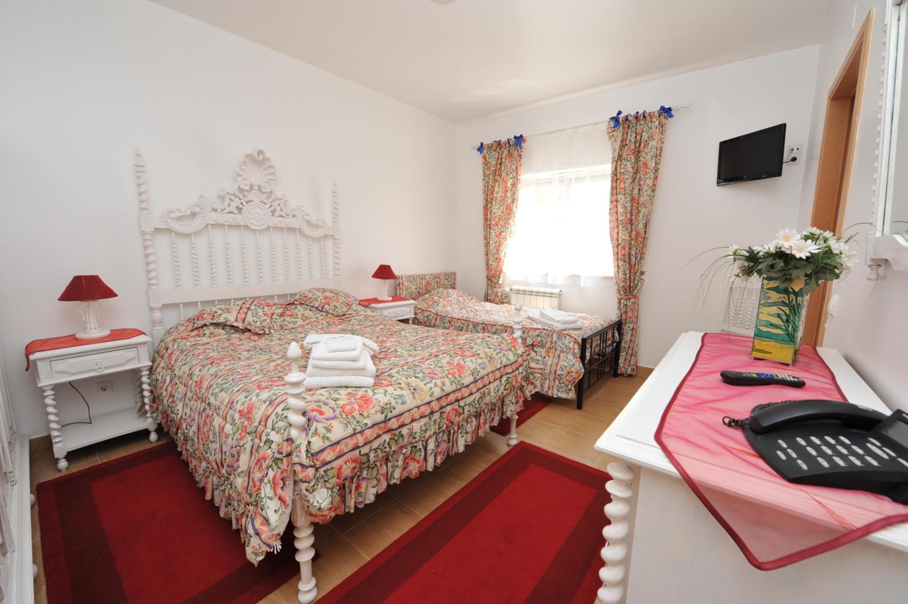 Double Room with Extra Bed photo 2