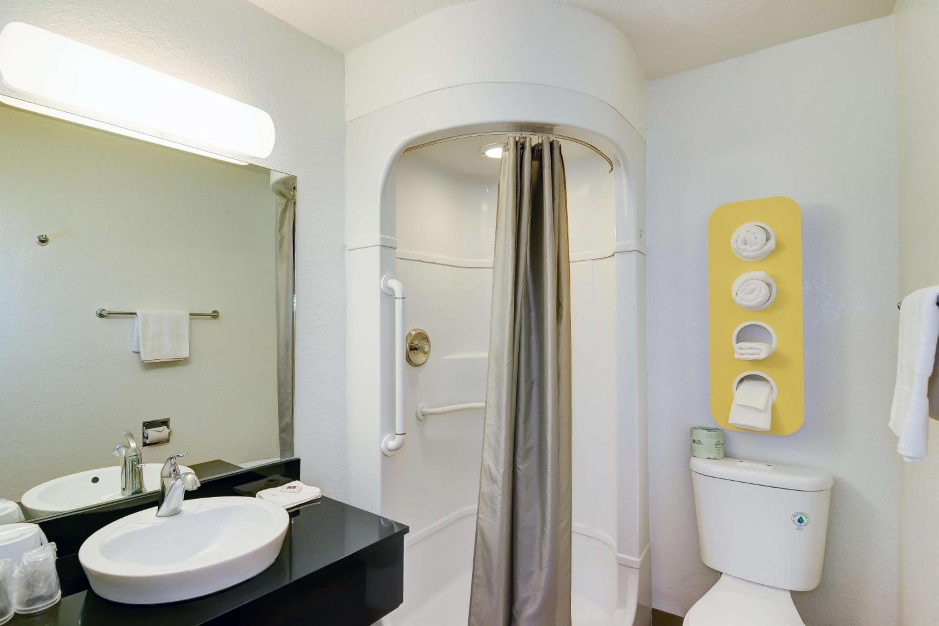 Double Room with Hearing Impaired Access photo 2