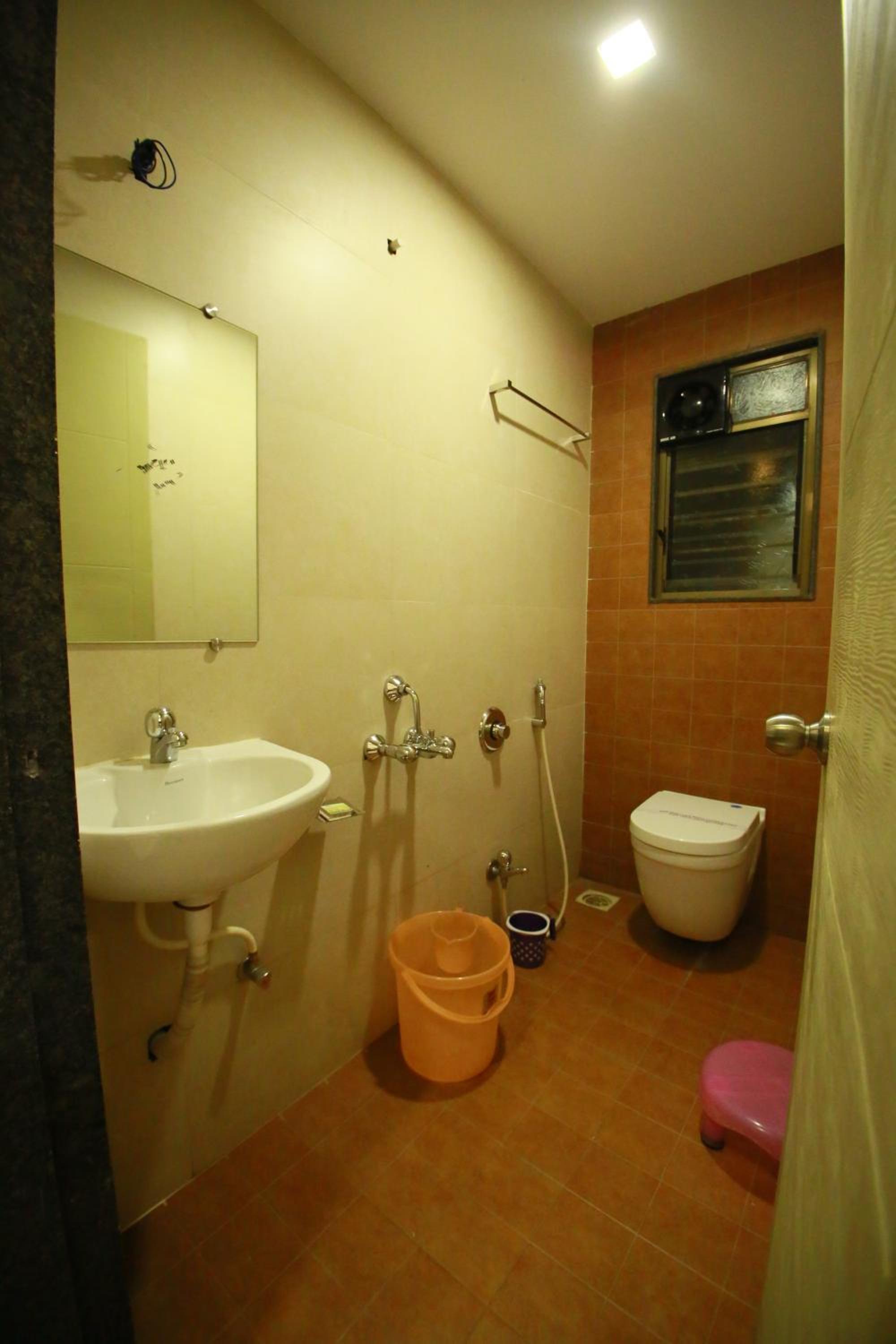 Standard Double Room Non AC - Photo 5