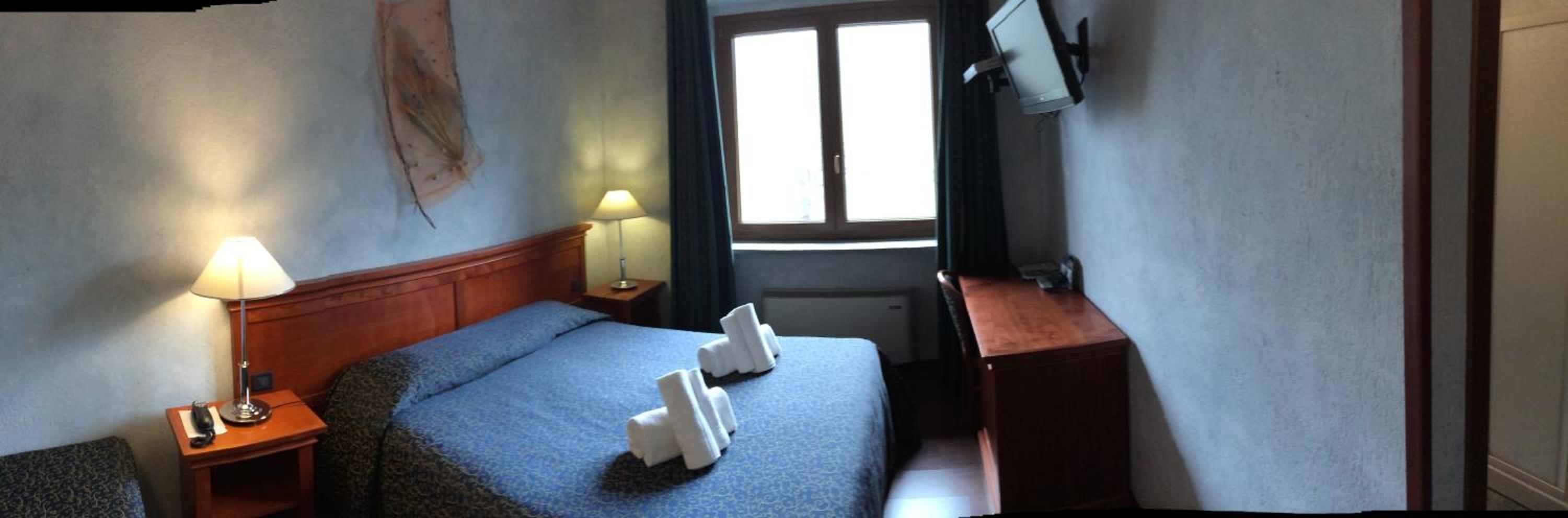 Double or Twin Room photo 1