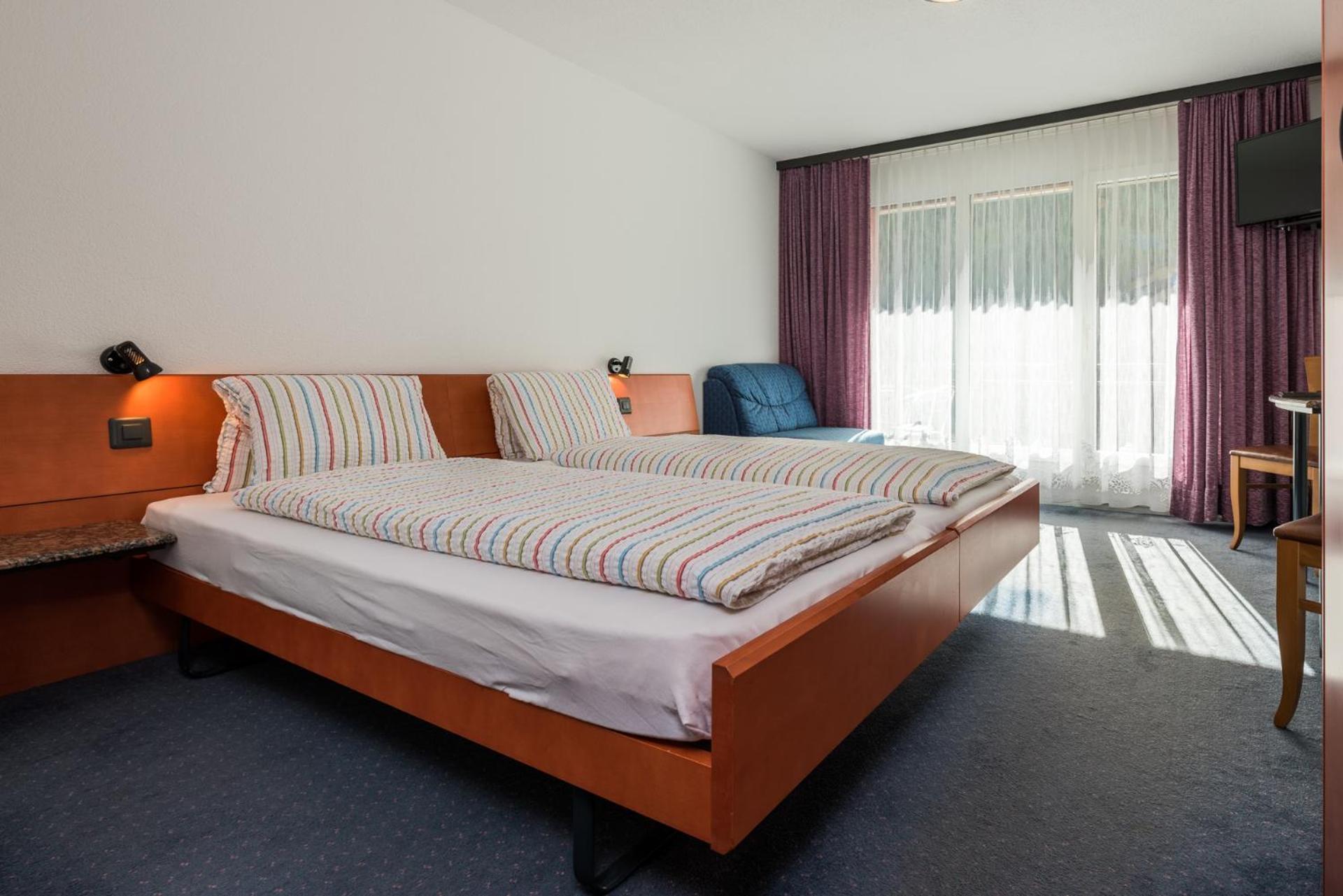 Double or Twin Room - Photo 9