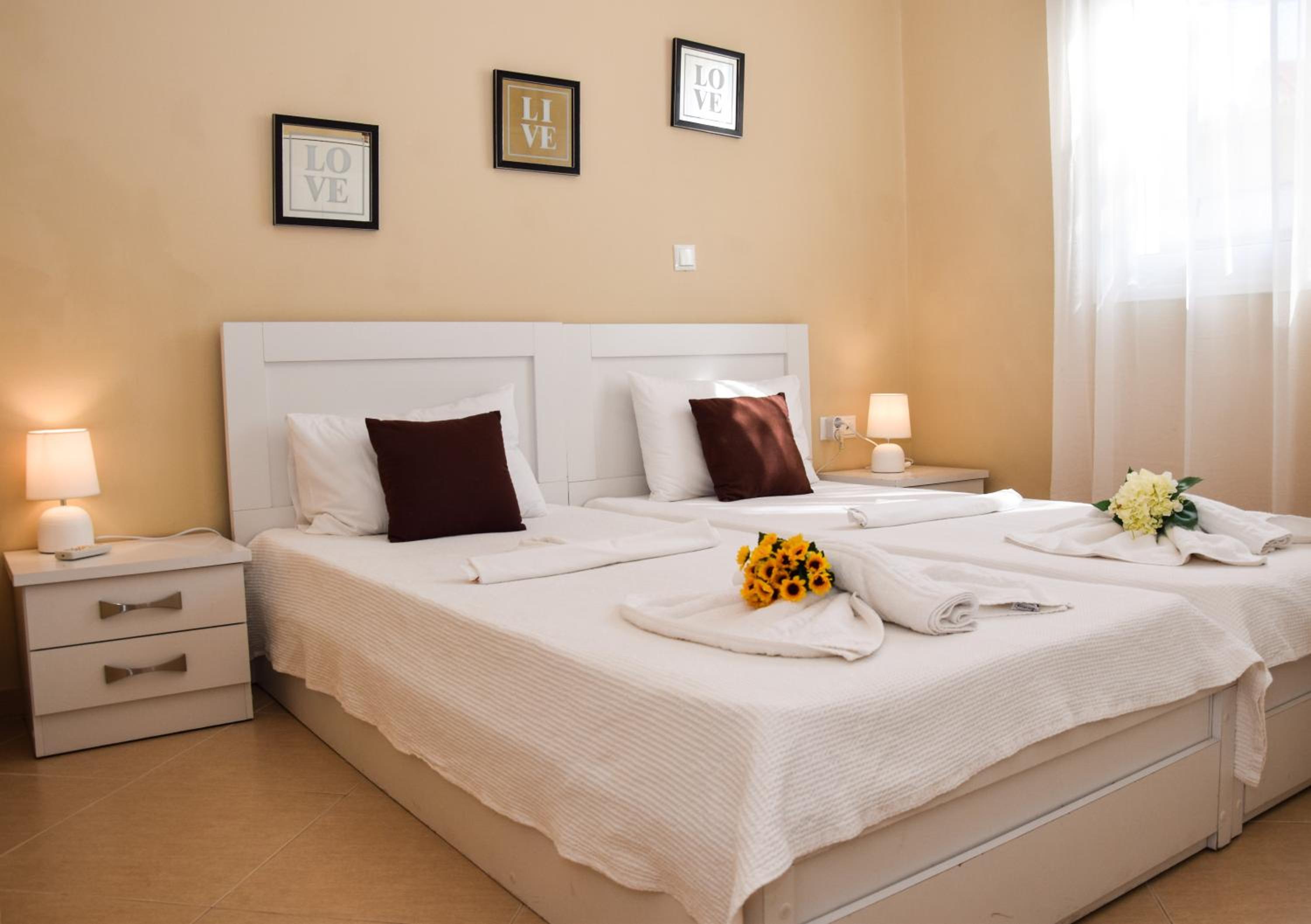 Four-Bedroom Vacation Home photo 2