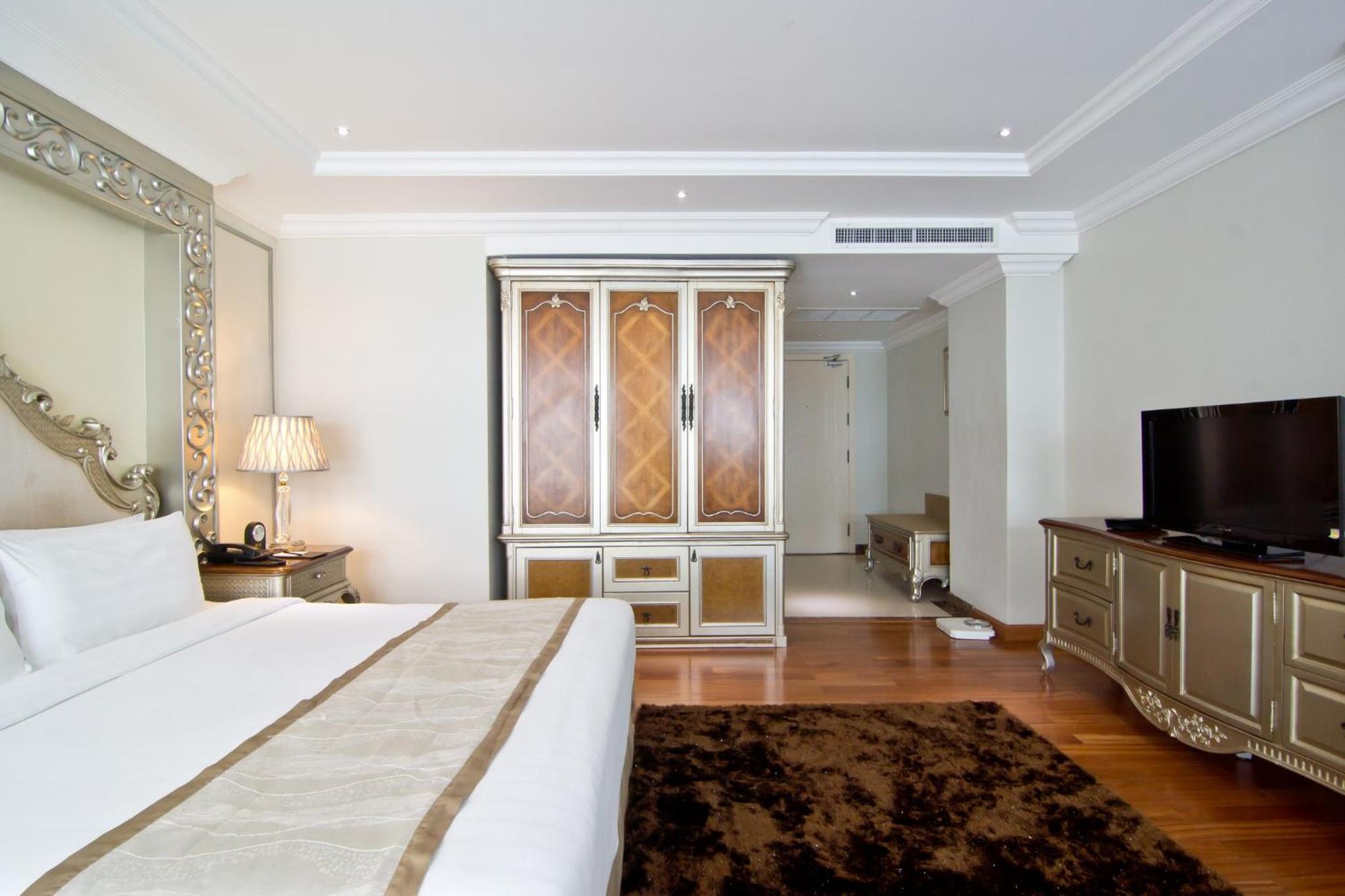 Superior Double Room thumbnail 6