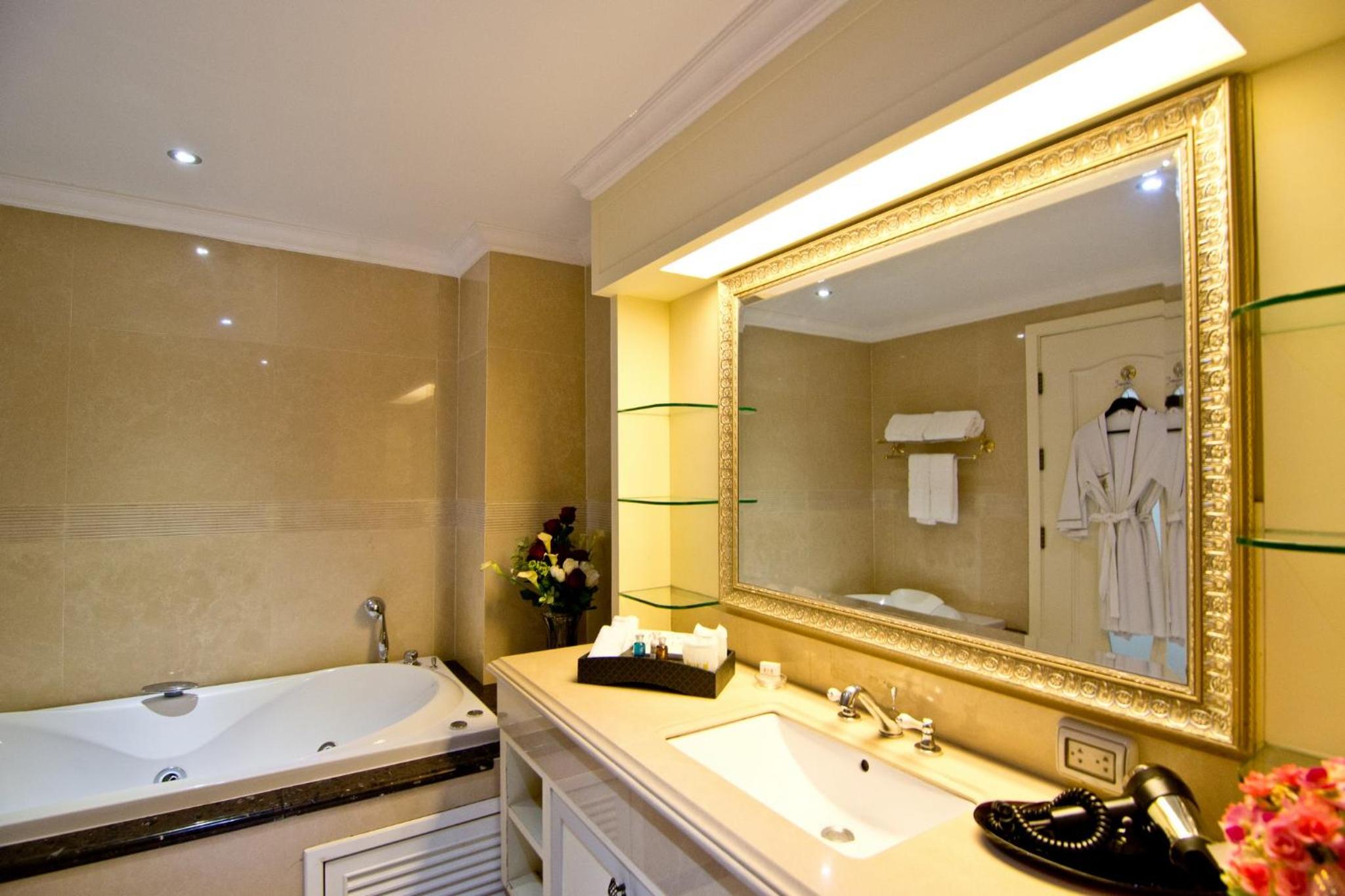 Deluxe Double Room with Spa Bath
