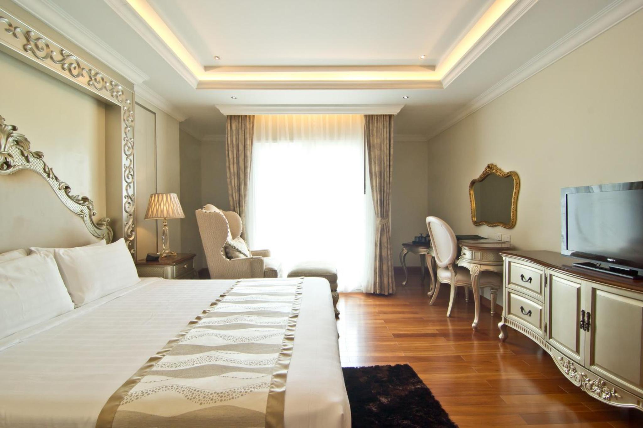 Deluxe Double Room with Sea View - Photo 11