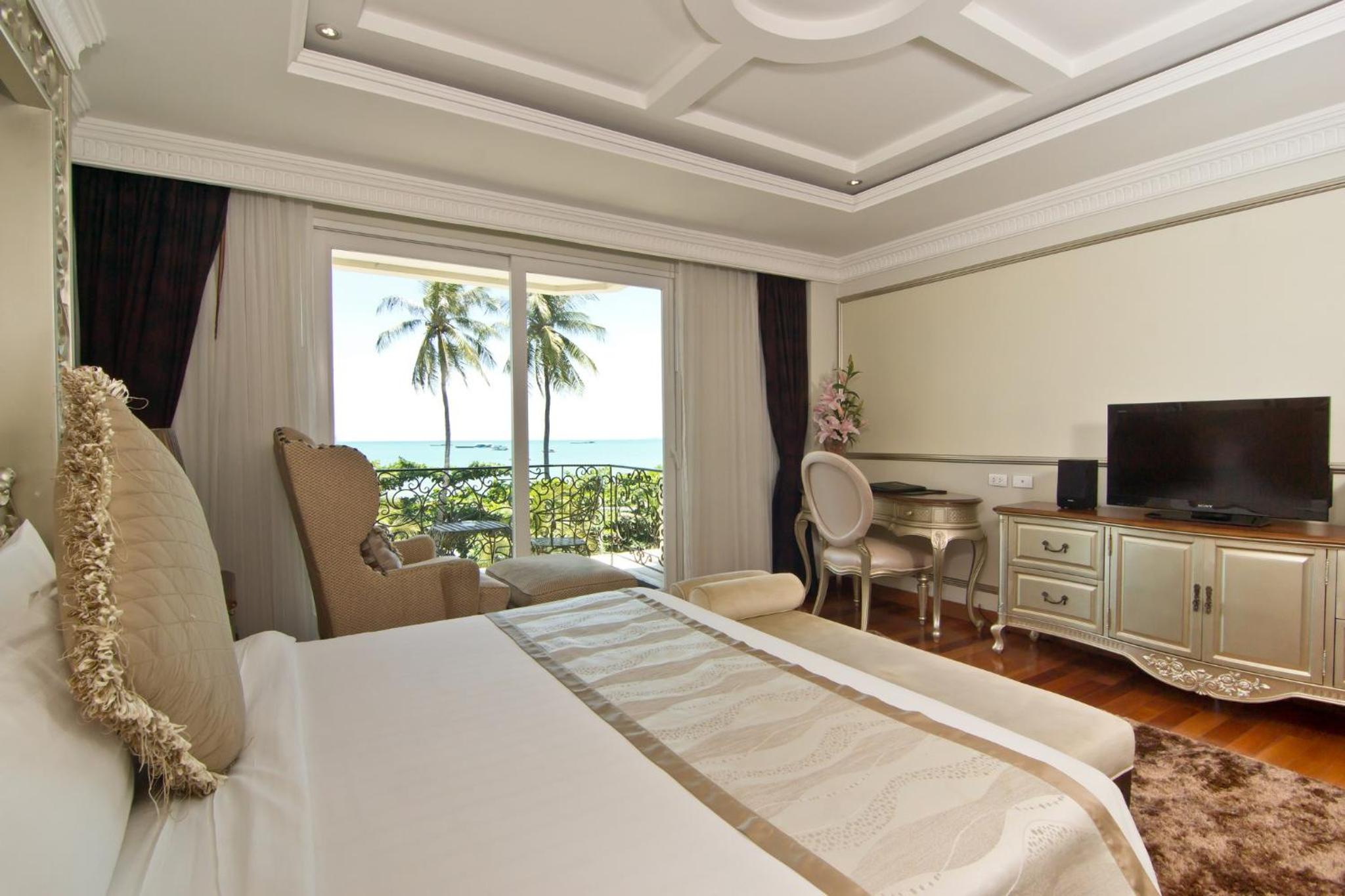 Deluxe Double Room - Beach Front - Photo 8