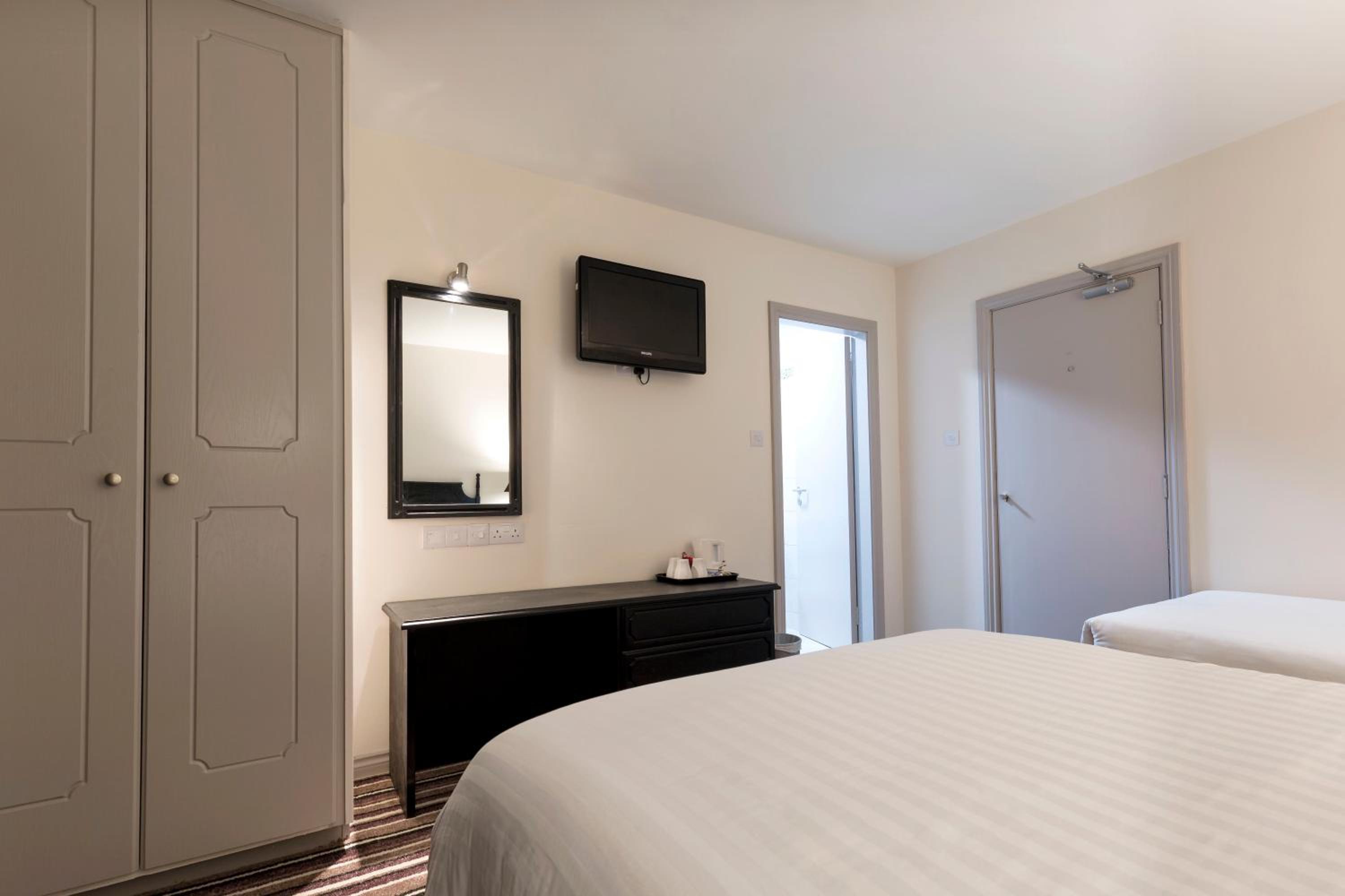 Double single room  photo 2